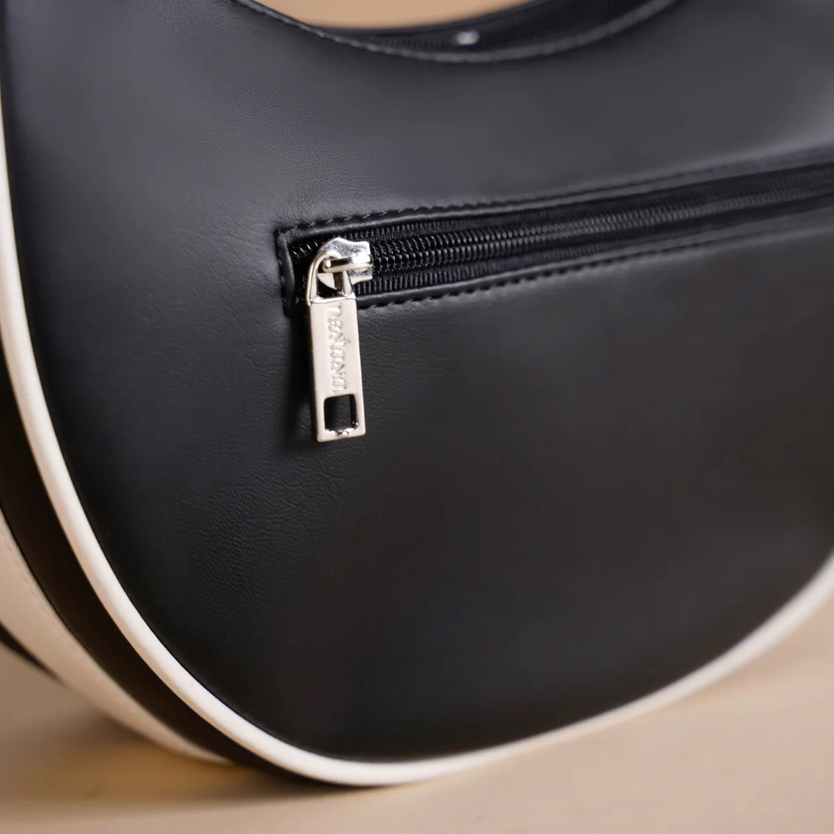 Sleek Urbanite Black Moon Handbag - Image 6