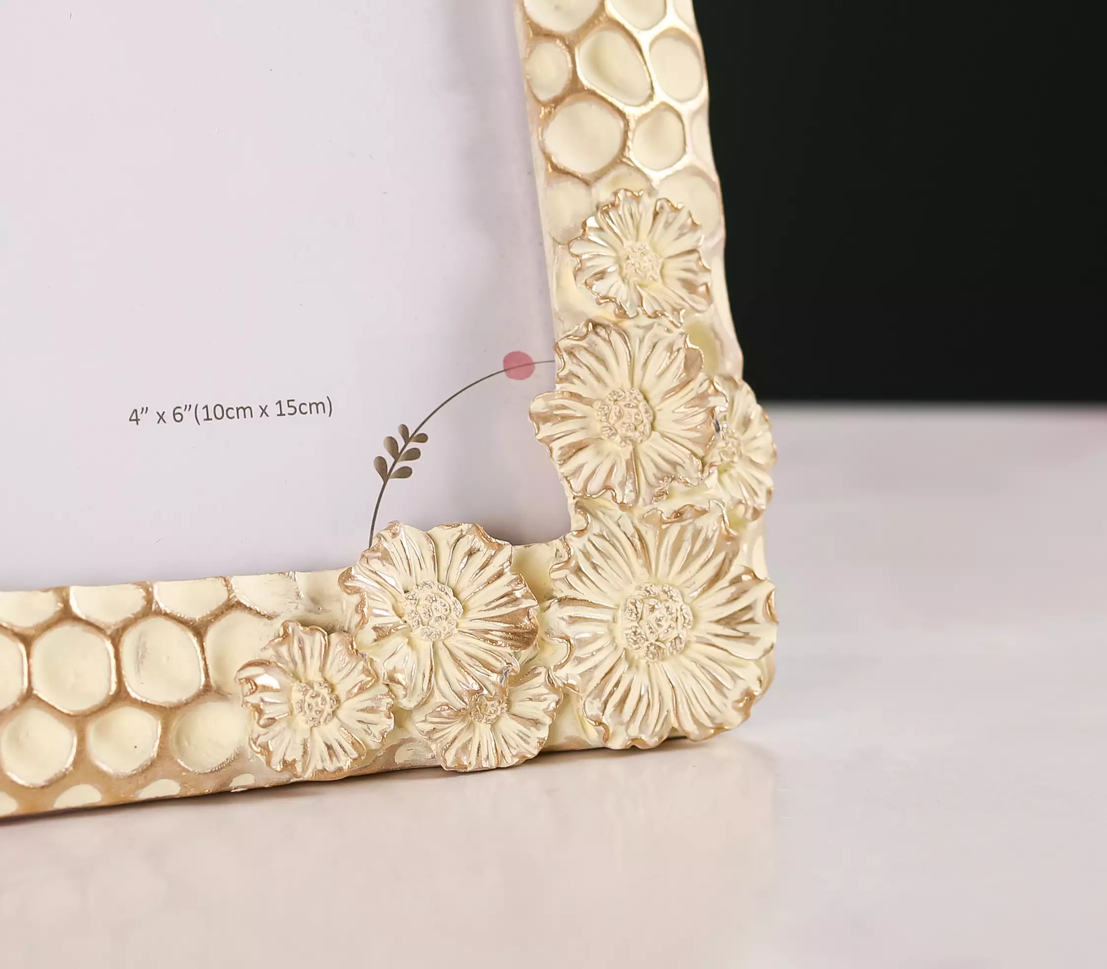 Small Honey Bee Gold Frame 7.5"x6" - Image 10
