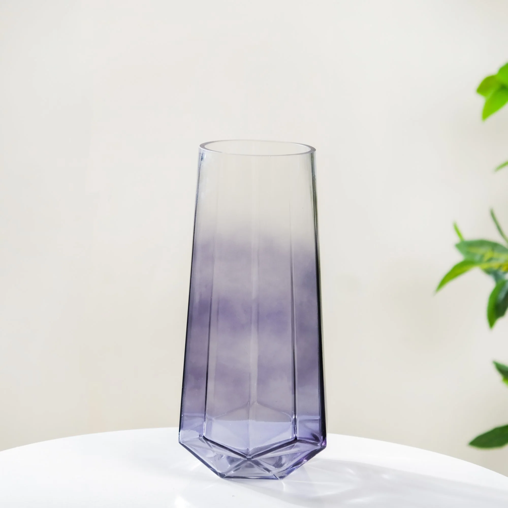 Small Opaque Vase - Image 9