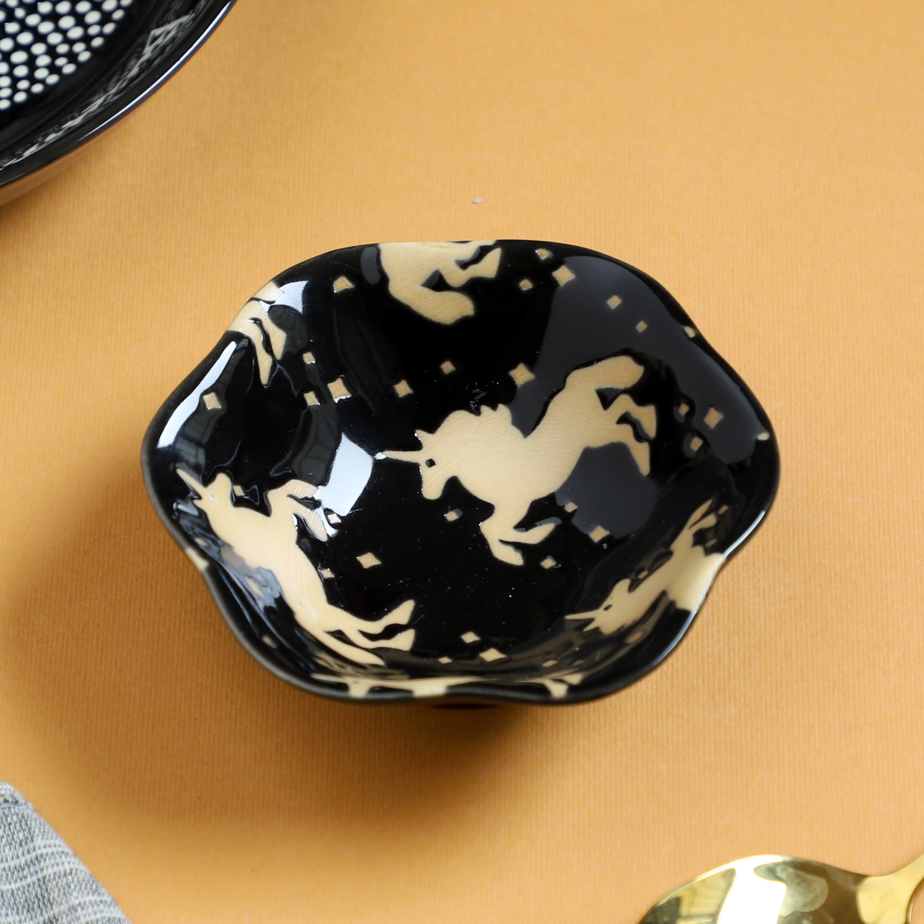 Small Plates Black - Image 6