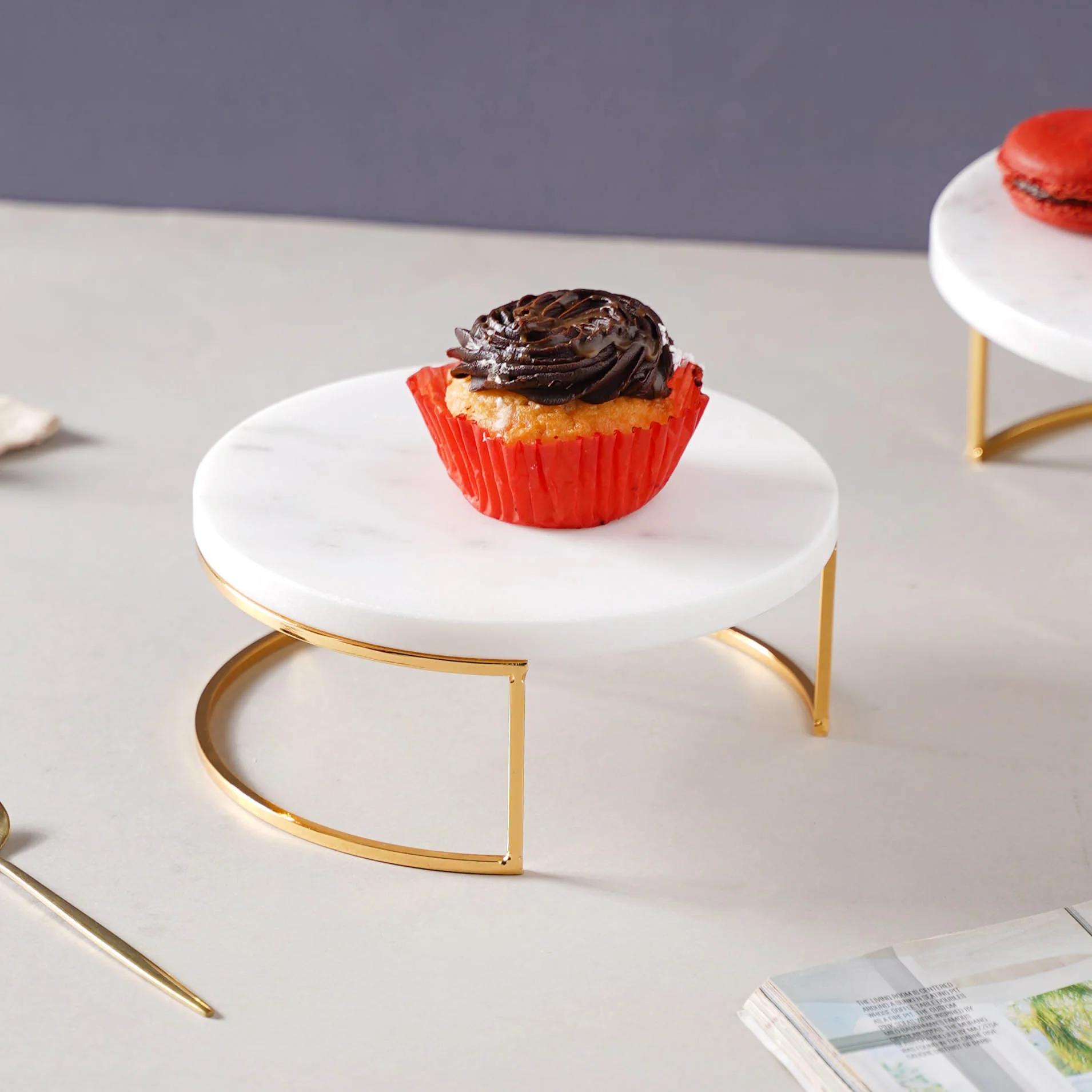 Small Round Marble Tray With Metal Stand - Image 2