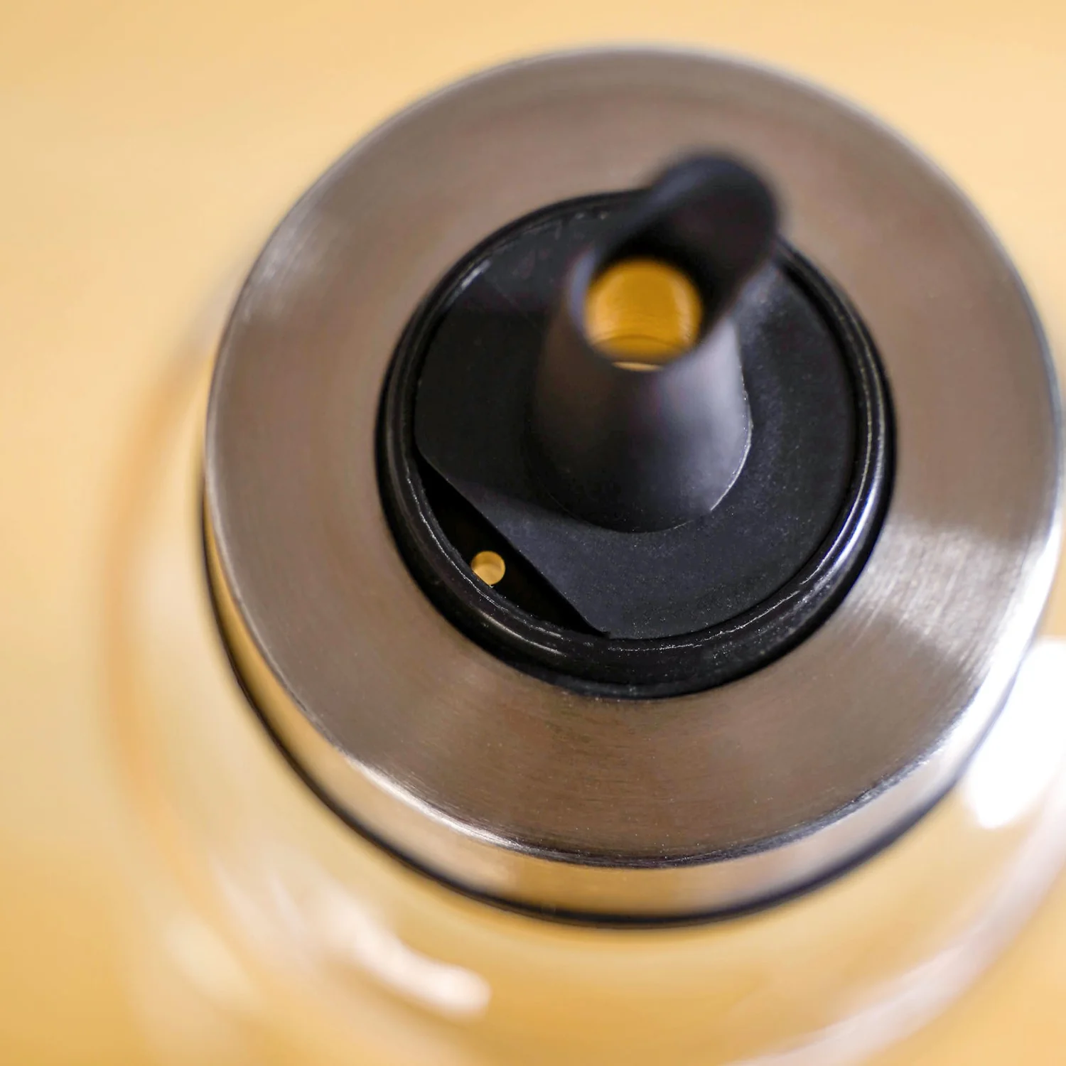 Smart Pour Glass Oil And Vinegar Bottle With Stainless Steel Lid 750ml - Image 6