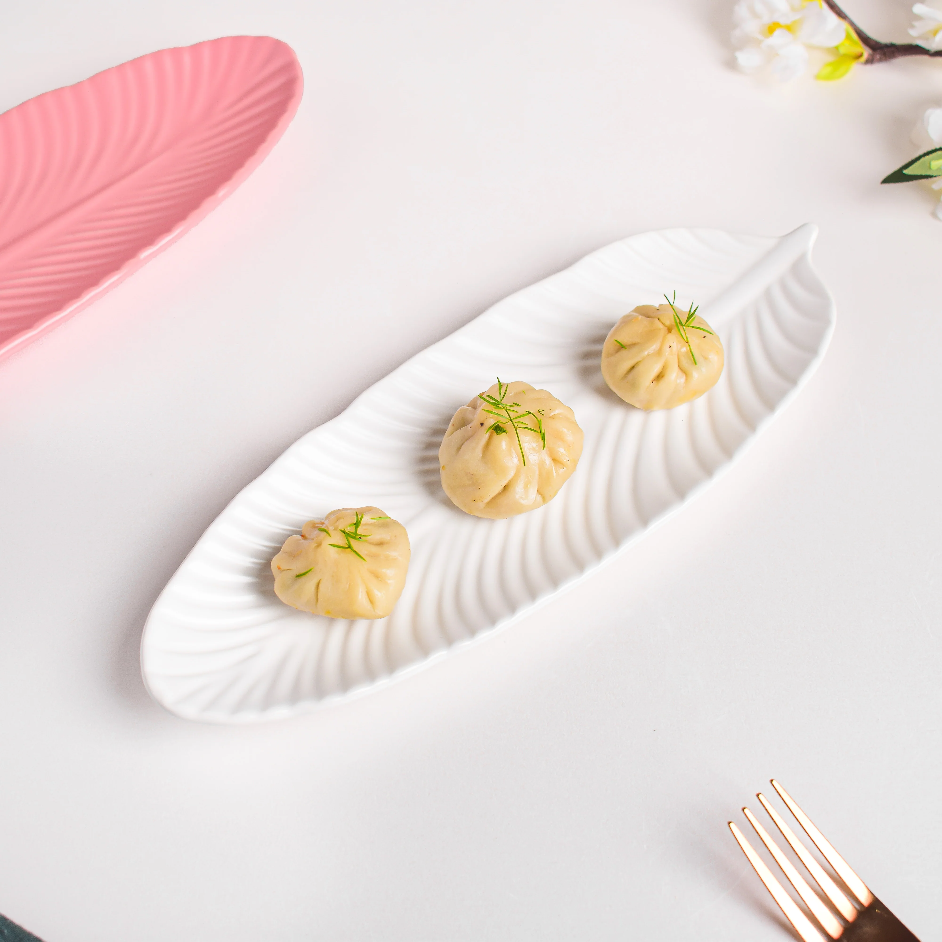 Snow White Leaf Platter - Image 4