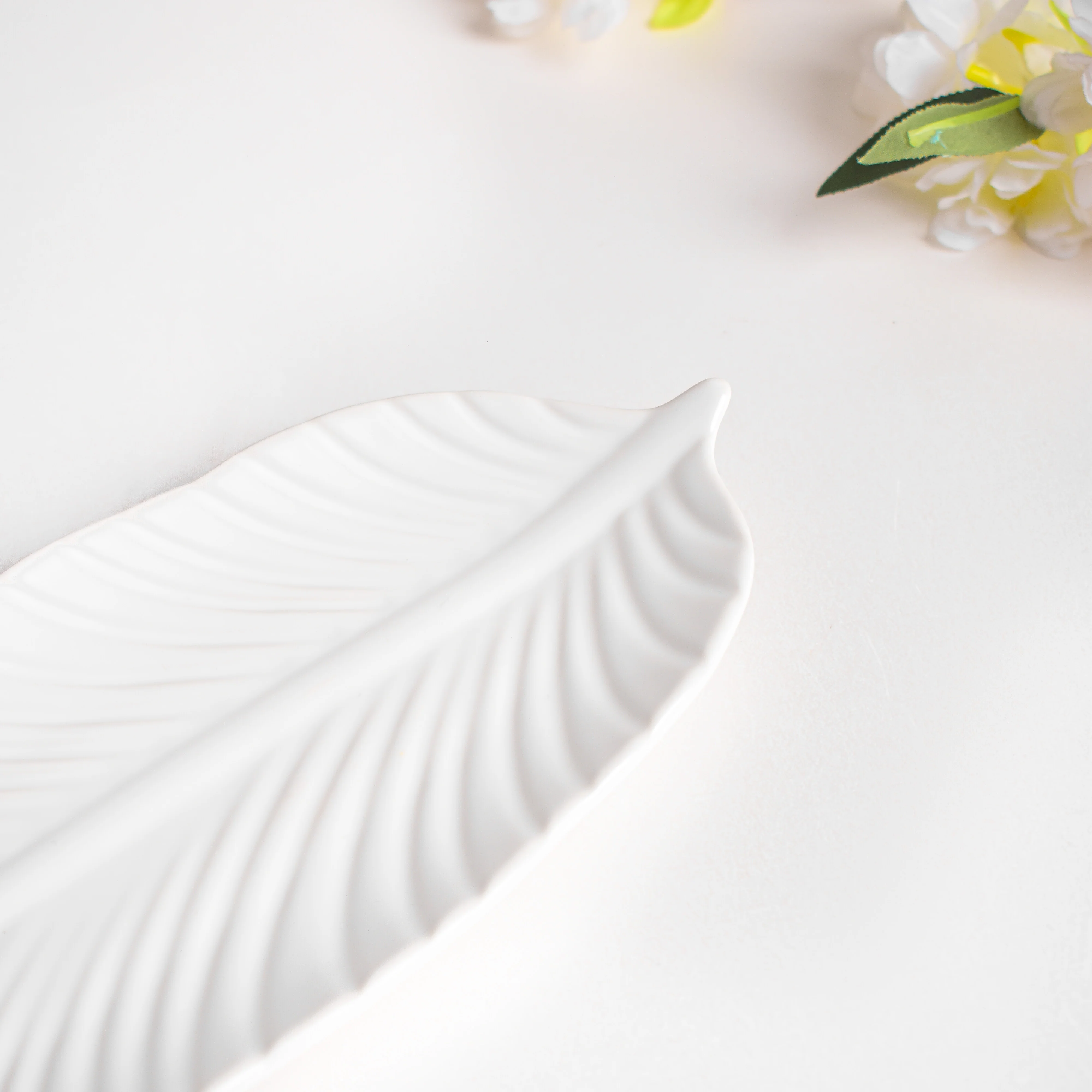 Snow White Leaf Platter - Image 6