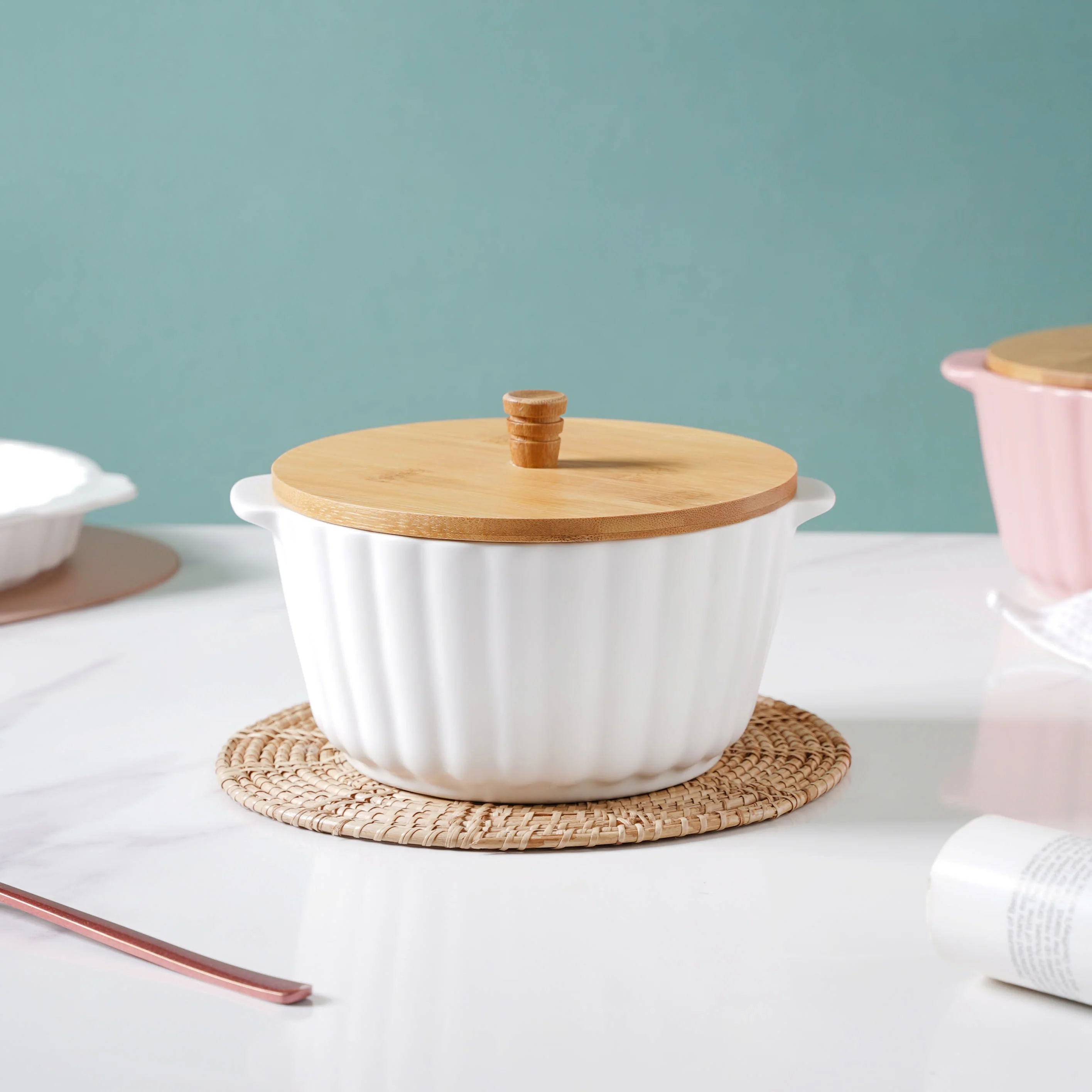 Snow White Scalloped Pot With Lid 8 Inch - Image 3