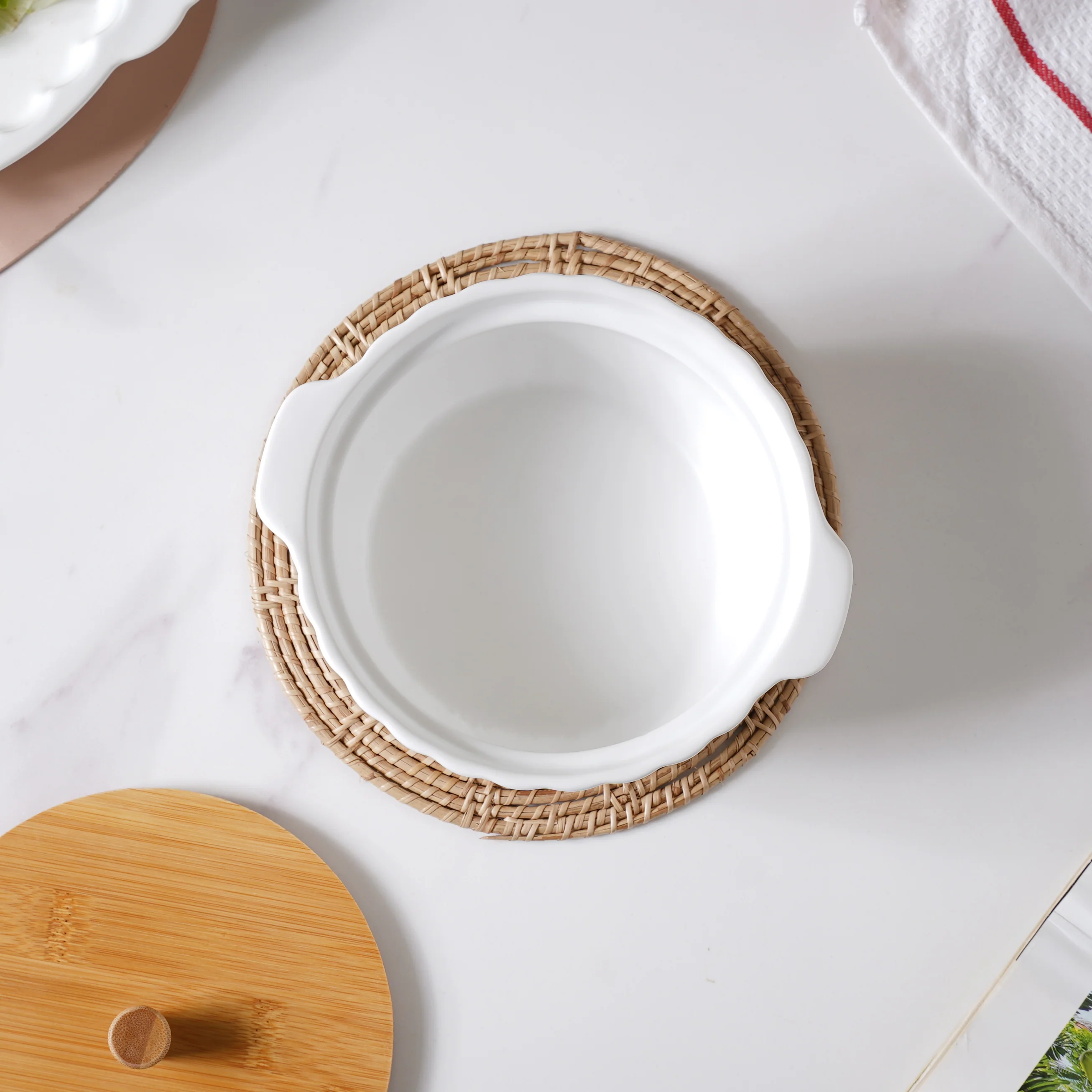 Snow White Scalloped Pot With Lid 8 Inch - Image 7