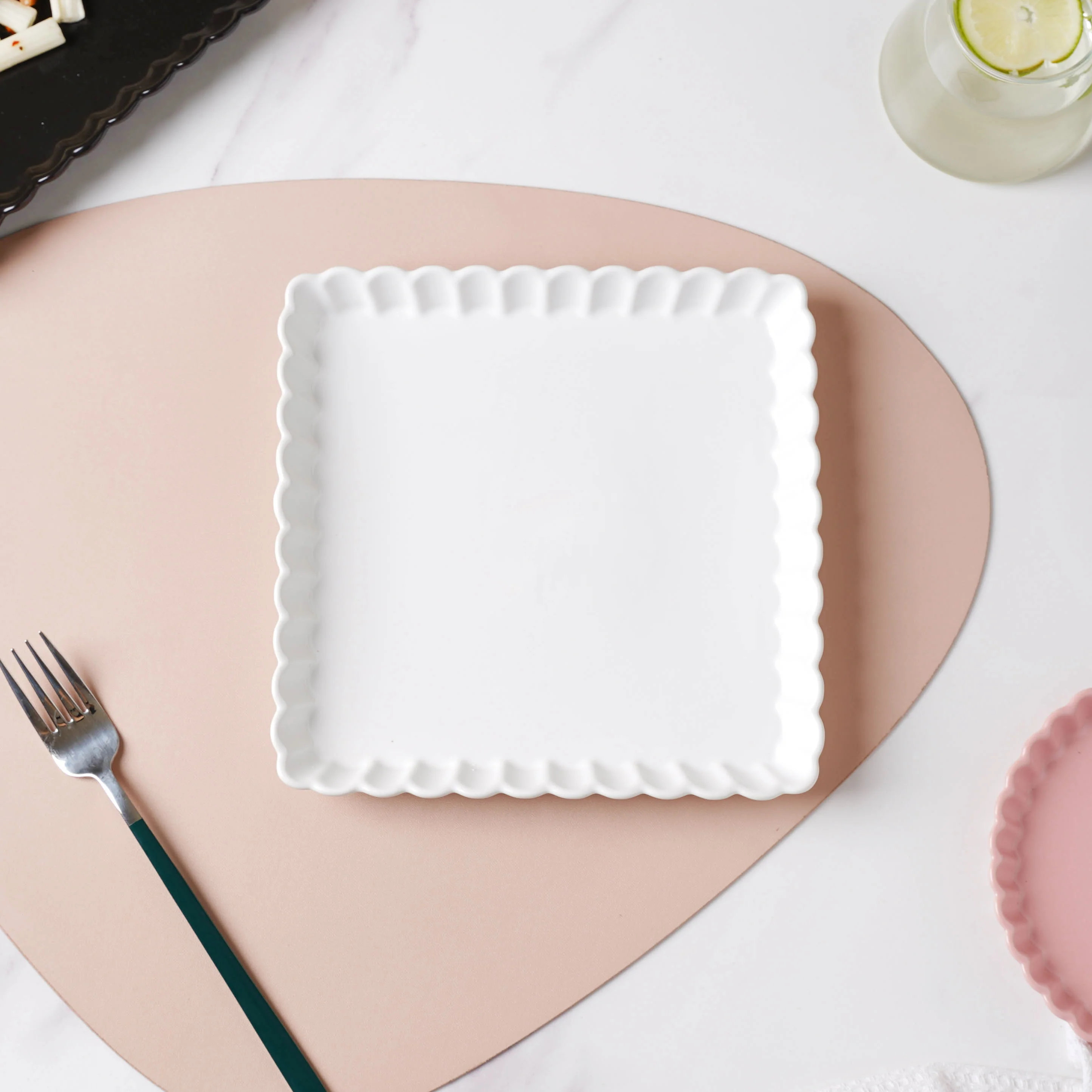 Snow White Square Baking Tray 8 Inch - Image 3