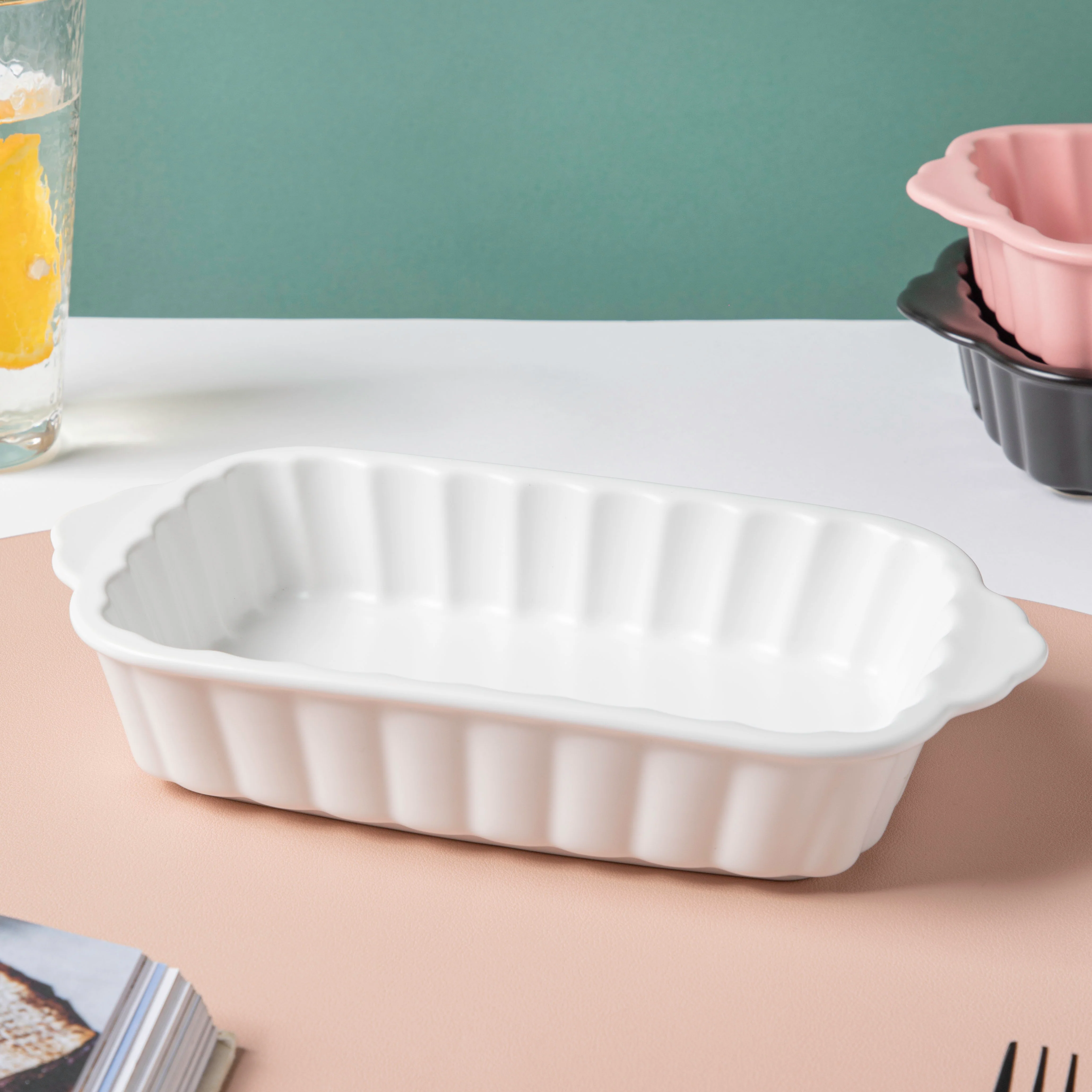 Snow White Textured Baking Tray 7 Inch - Image 3
