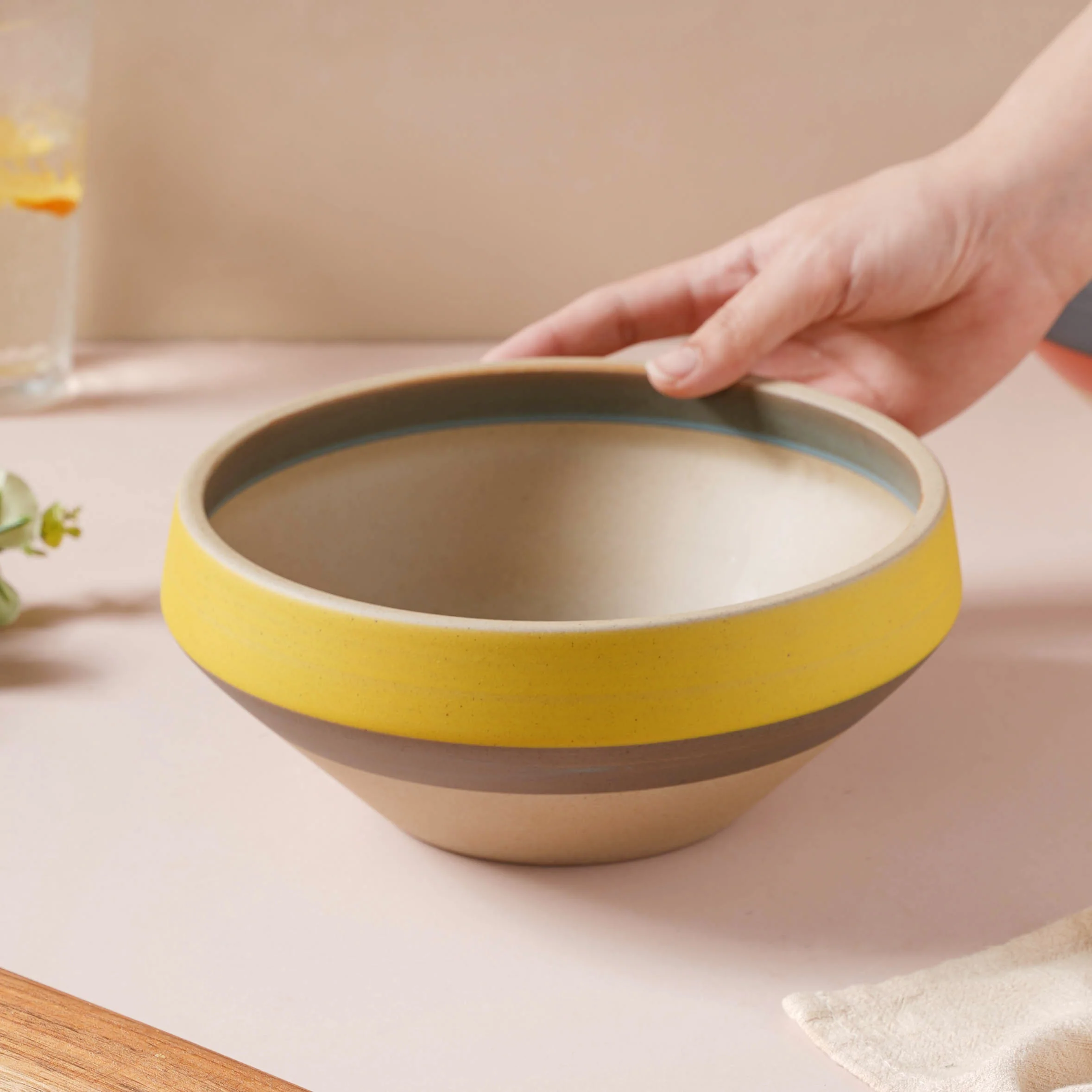 Soboku Grey And Yellow Large Serving Bowl 7.5 Inch 1.3 L - Image 2