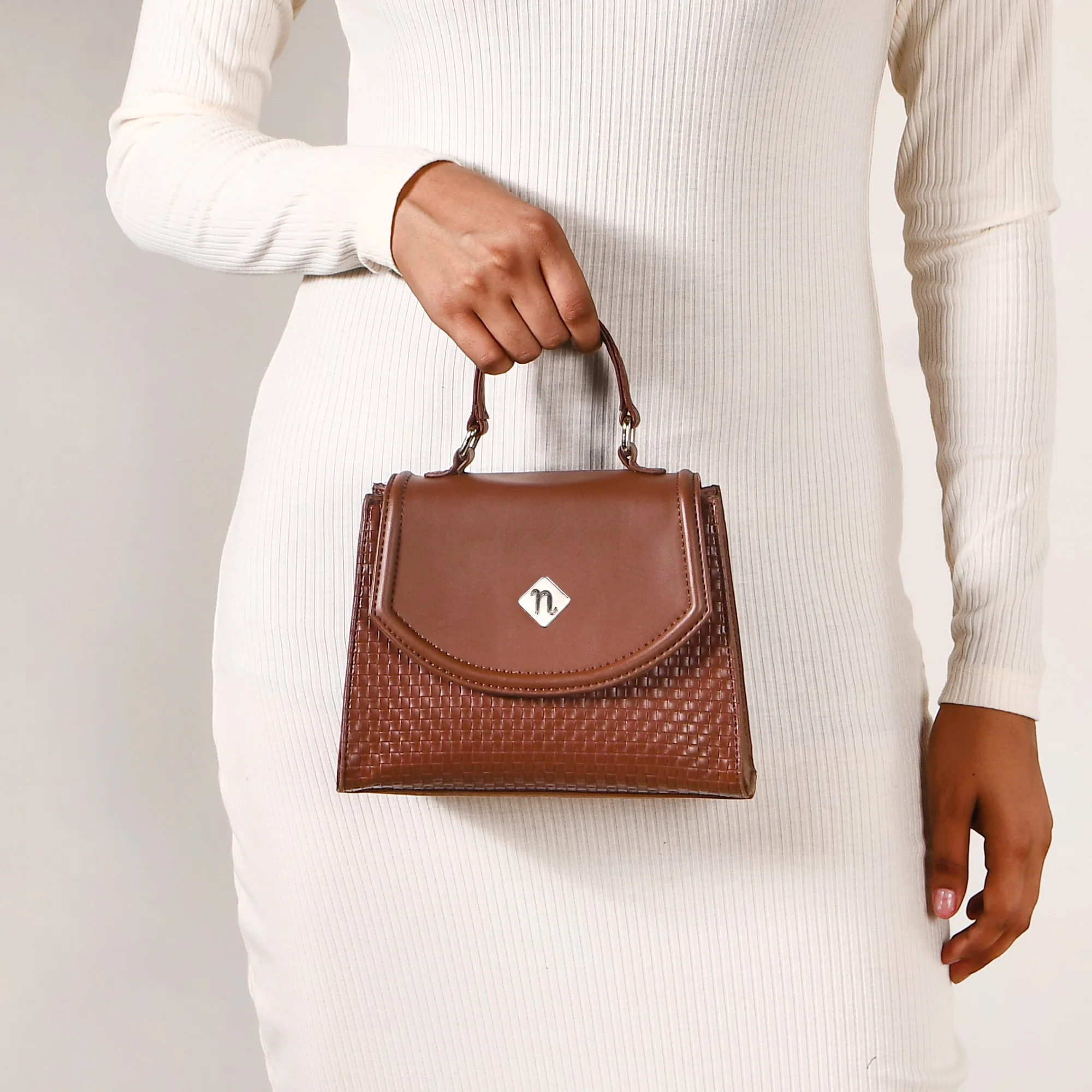 Soi Brown Handbag With Sling Strap - Image 8
