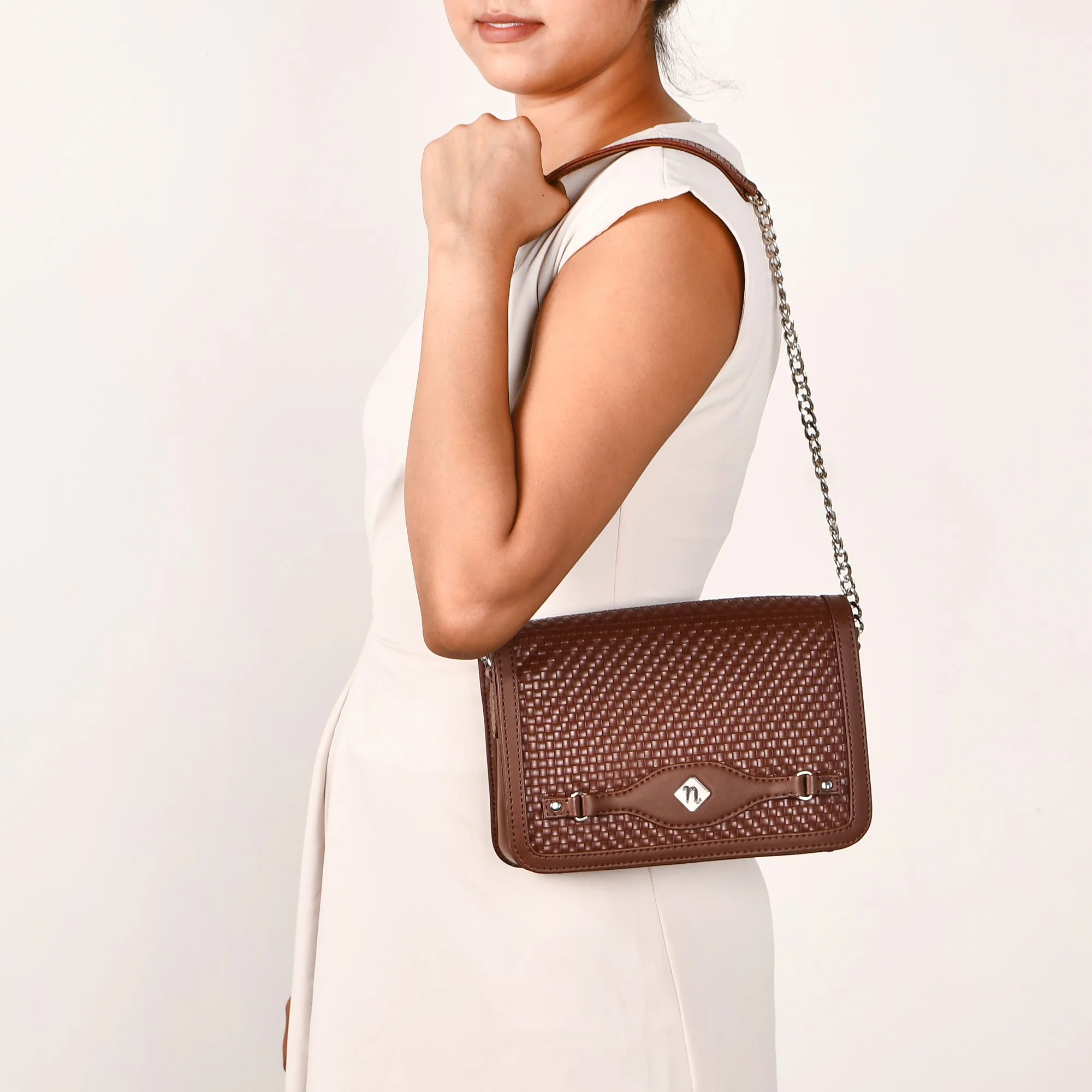 Soi Tresse Menue Brown Sling Bag - Image 3