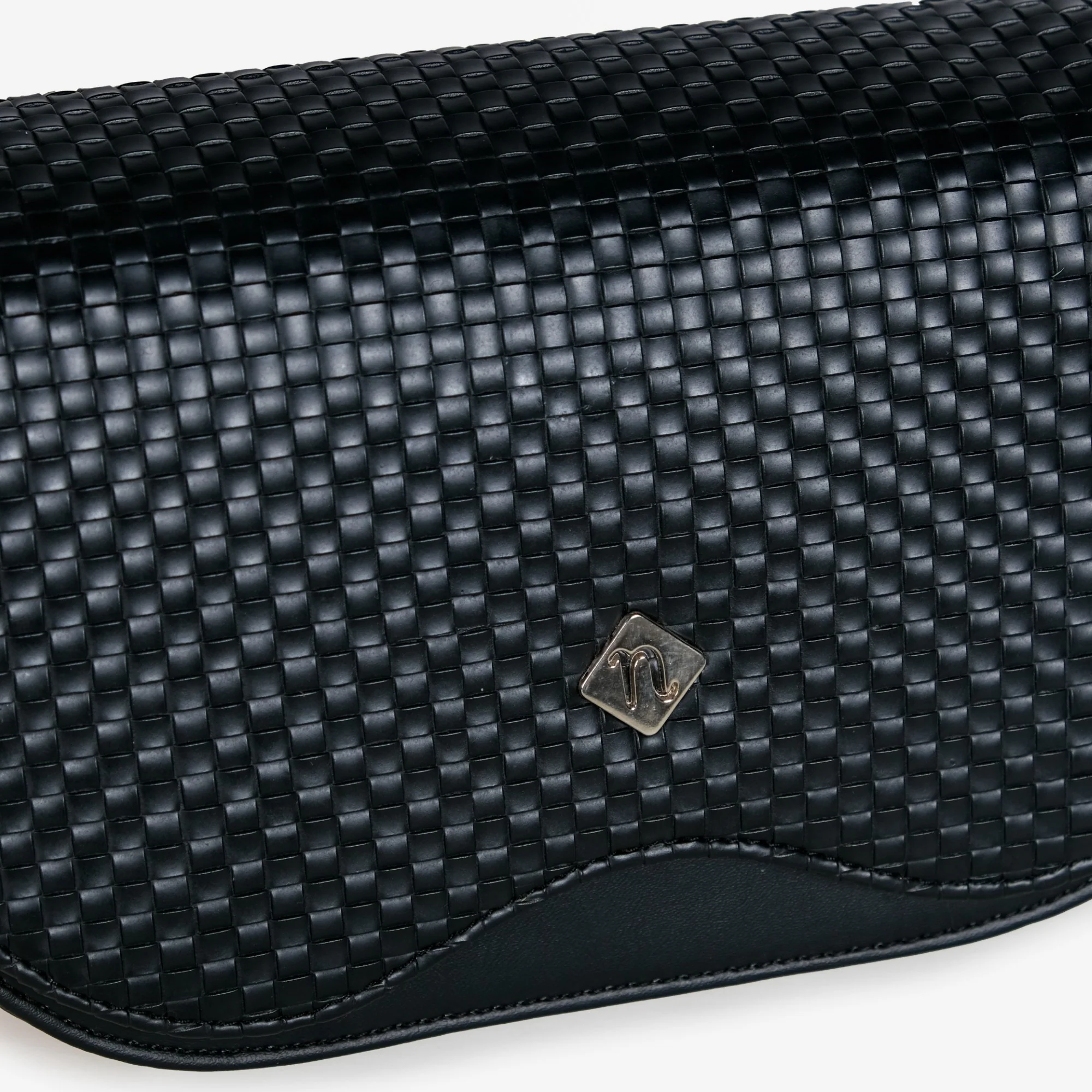 Soi Tresse Saddle Shoulder Bag - Image 7