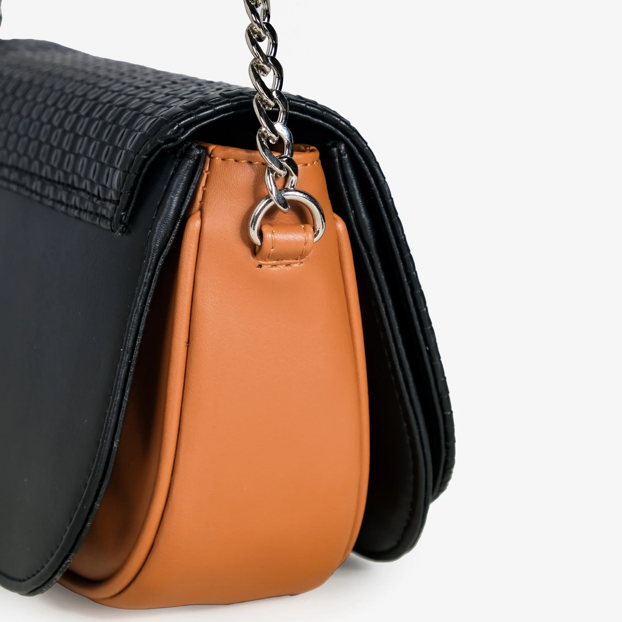 Soi Tresse Saddle Shoulder Bag - Image 8