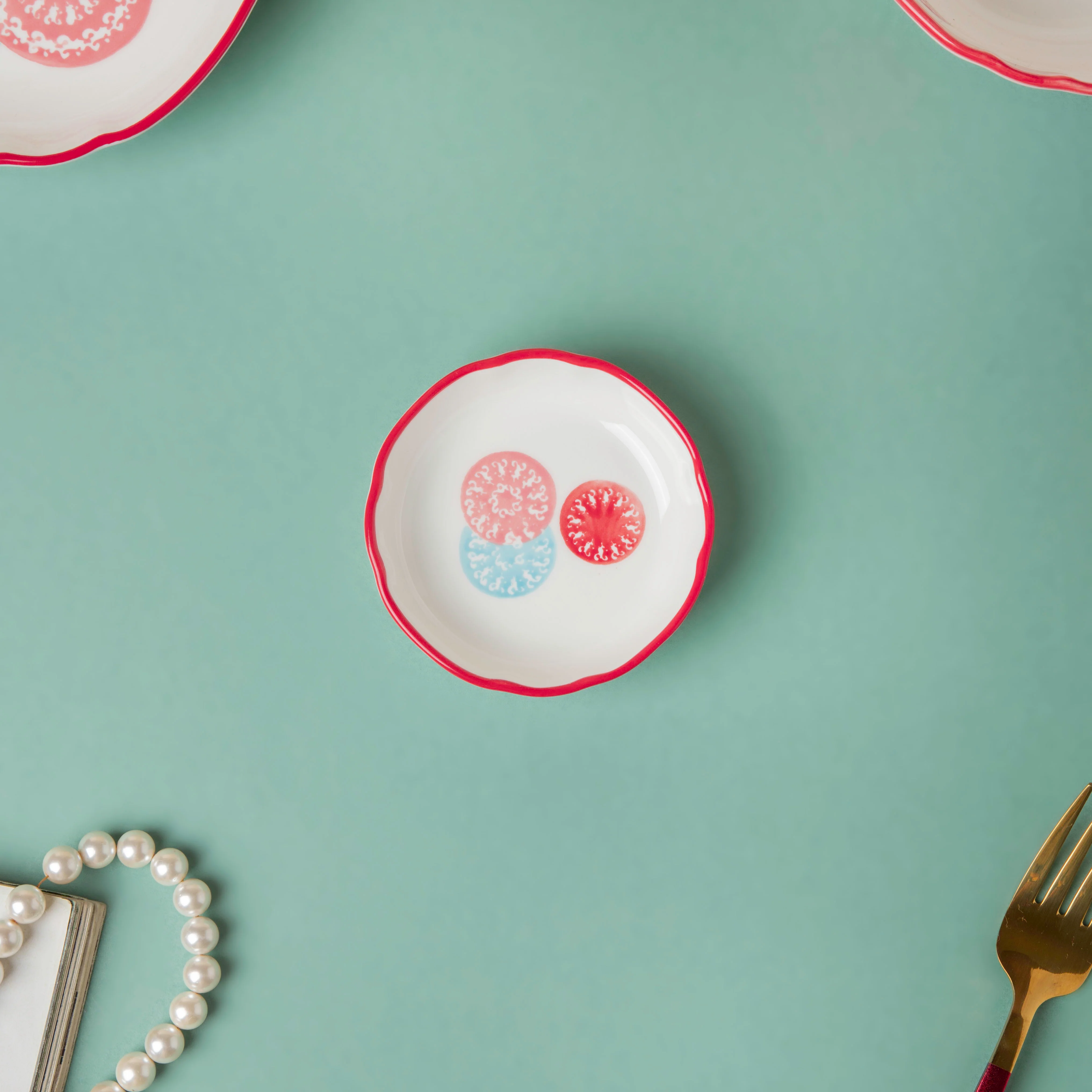 Spiral Candy White Dip Bowl - Image 3