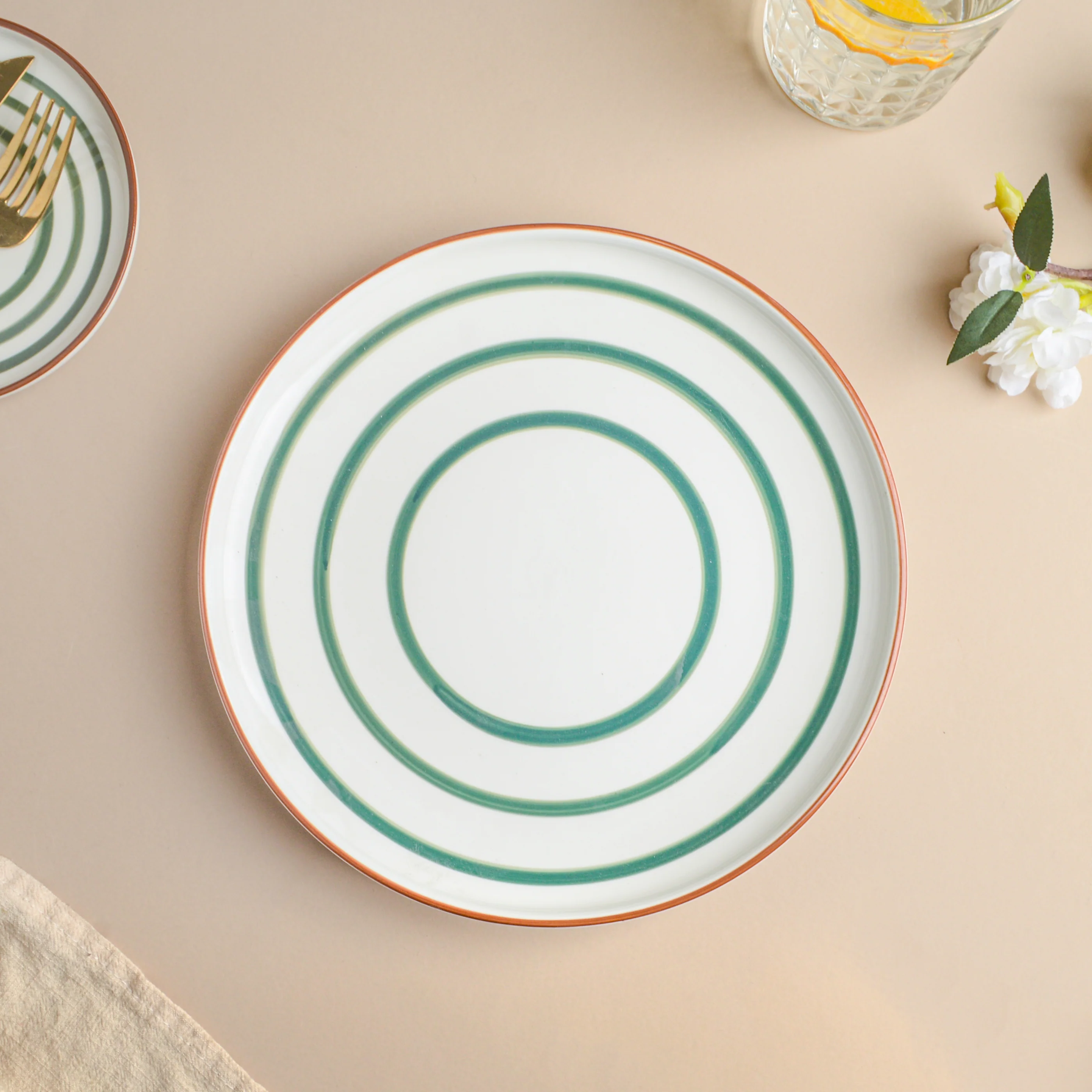 Spiral Dinner Plate Green 10 Inch - Image 6