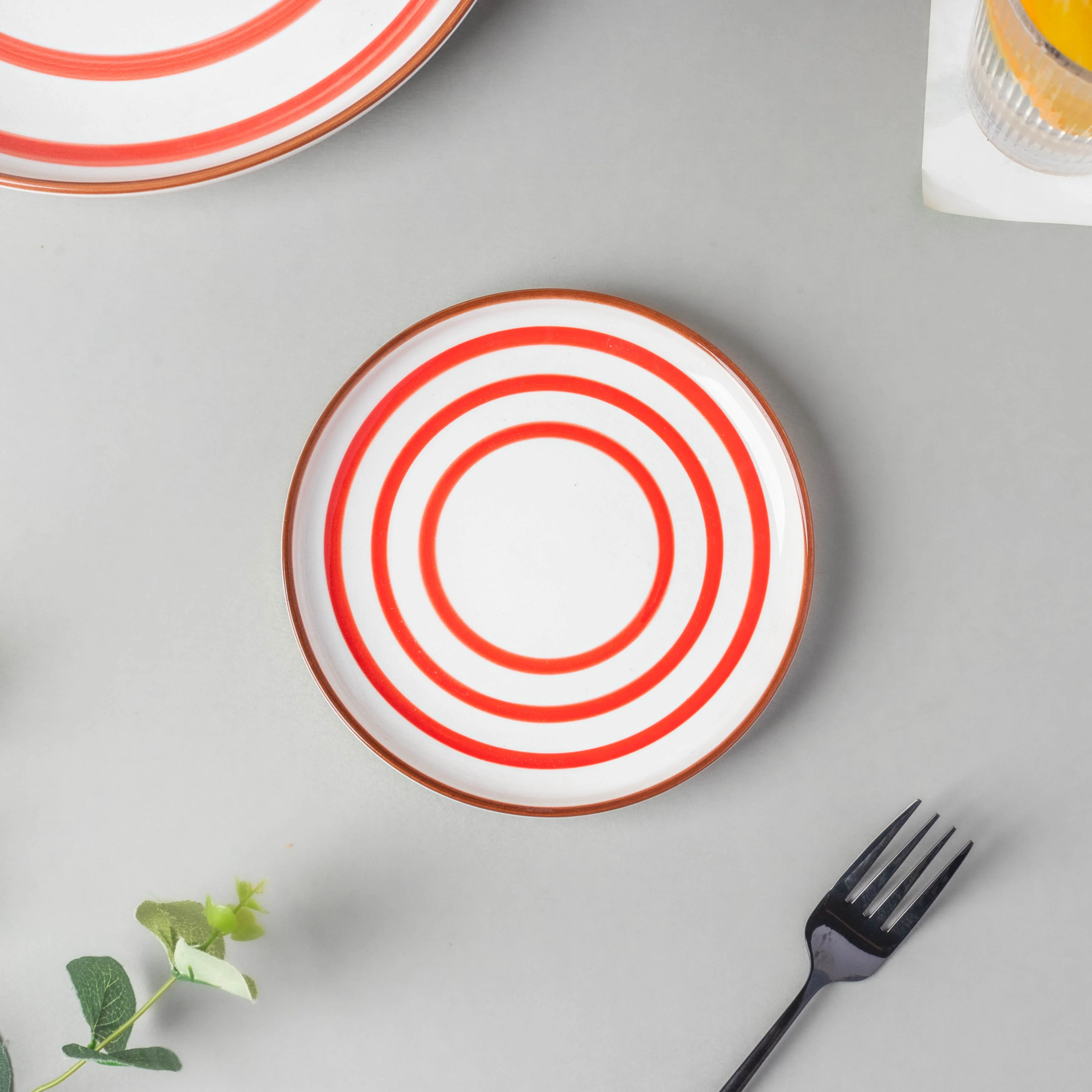 Spiral Snack Plate Red 6 Inch - Image 4