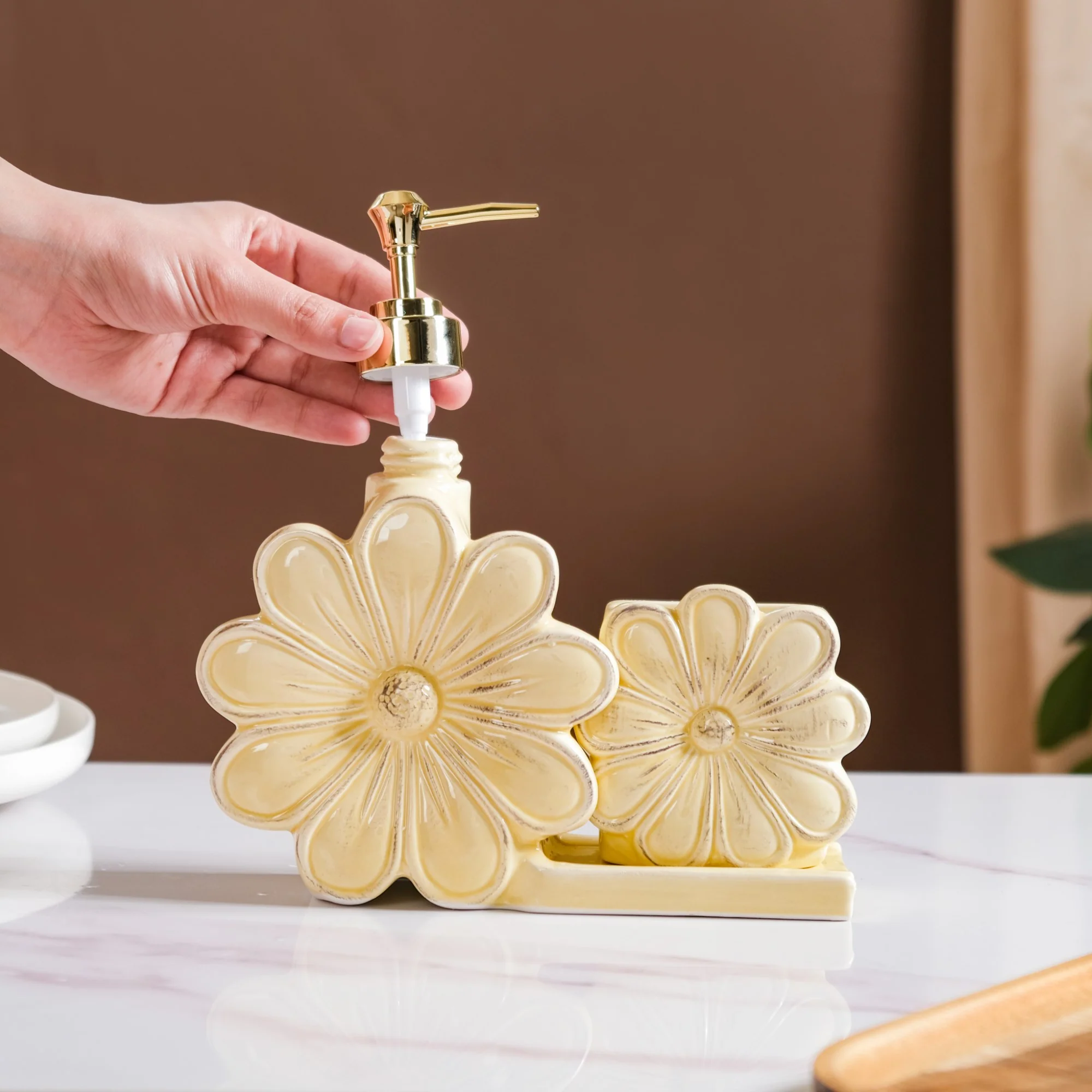 Spring Flower Liquid Dispenser With Holder Yellow - Image 4
