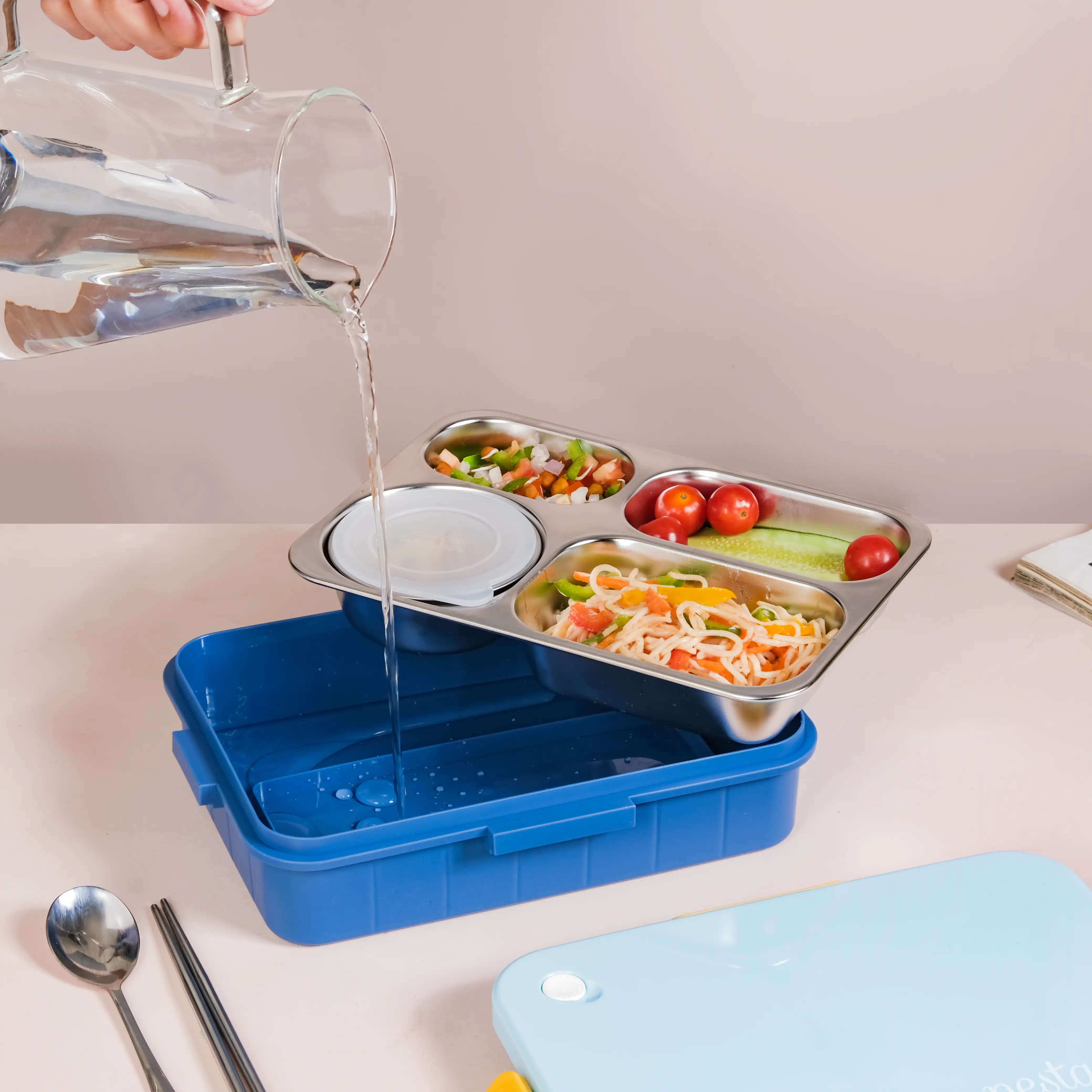 Stainless Steel Lunch Box With 4 Compartments Blue 900ml - Image 5