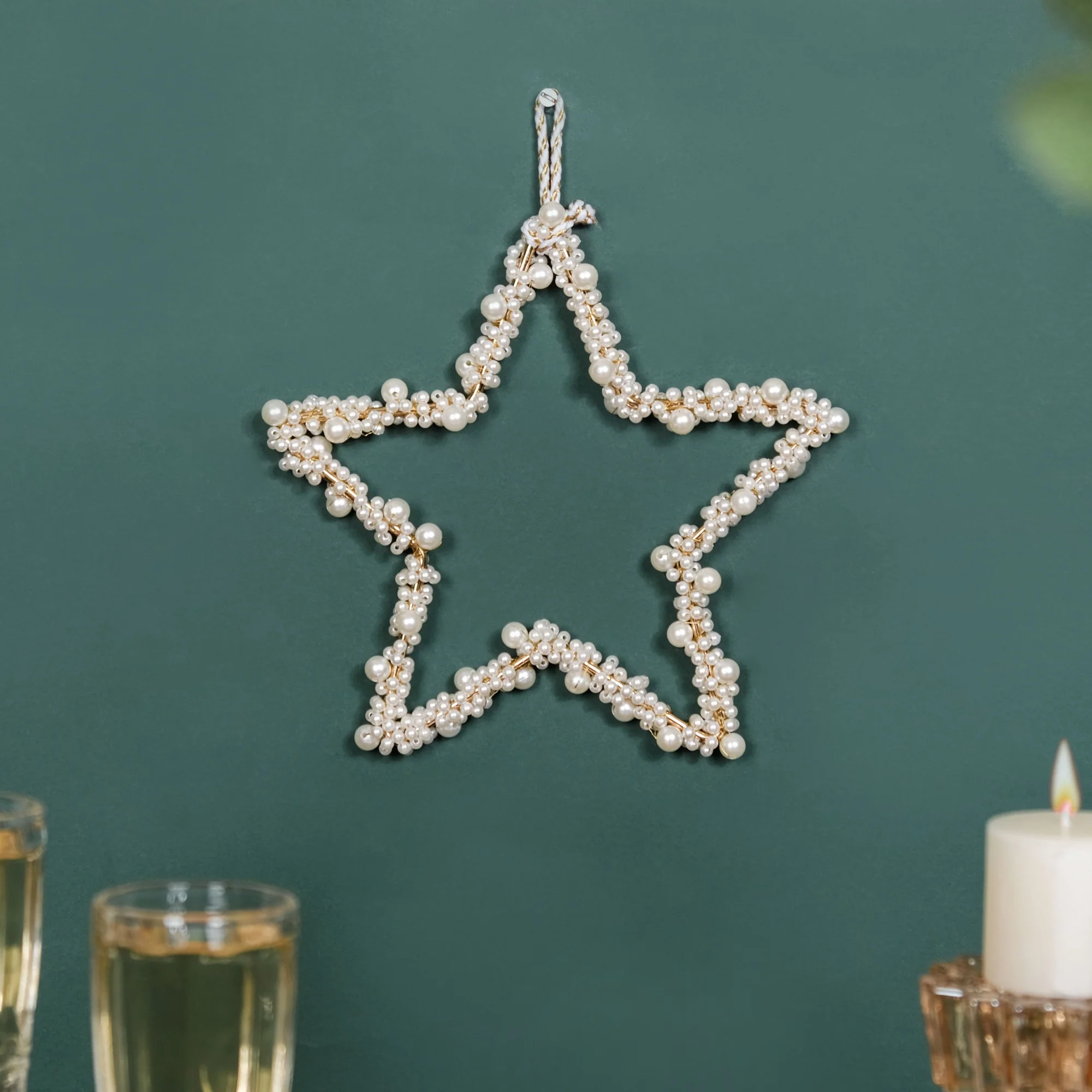 Star Shape Metal Frame Christmas Wreath 8 Inch - Image 3