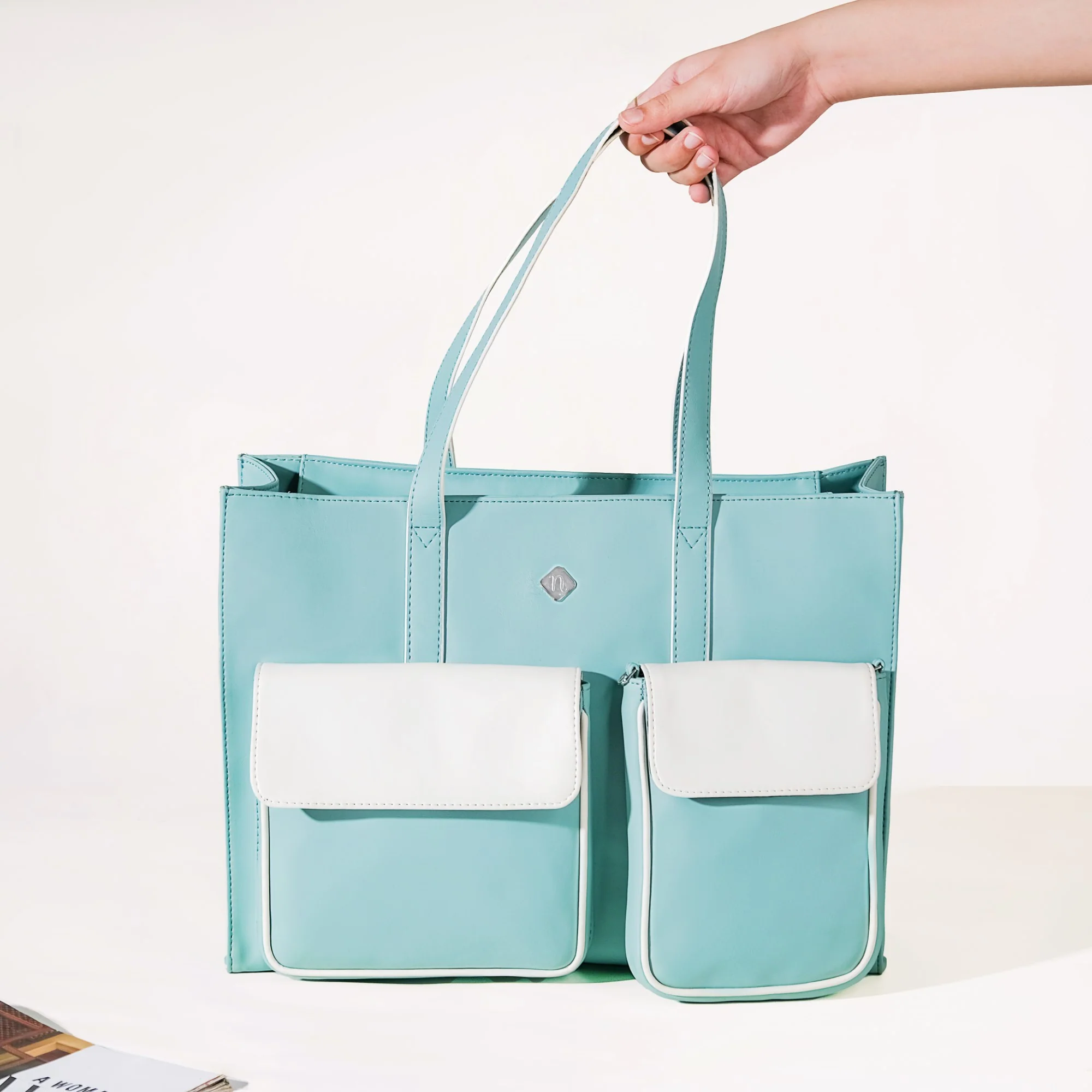 Stylish Travel Tote Bag Turquoise - Image 3