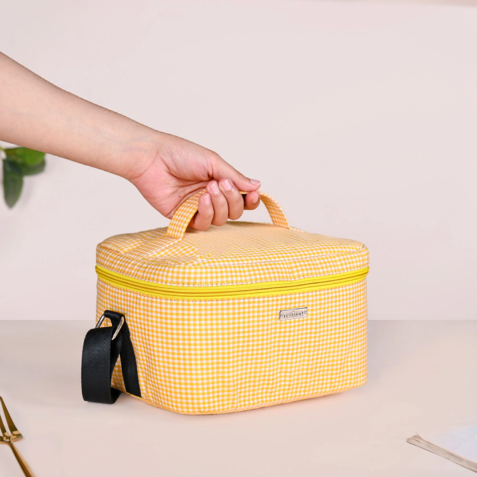 Sunshine Checkered Insulated Lunch Bag - Image 2