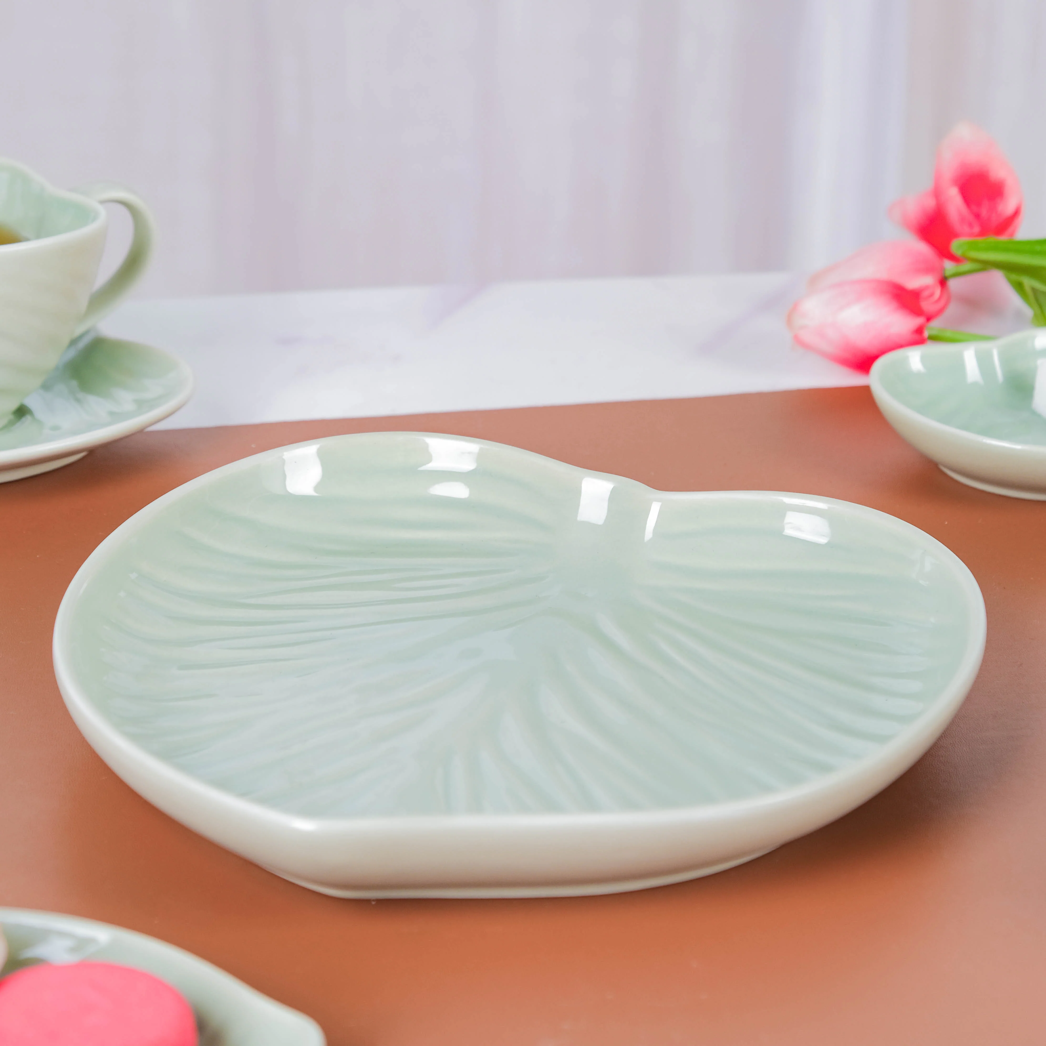 Taro Leaf Dinner Plate 9 Inch - Image 8