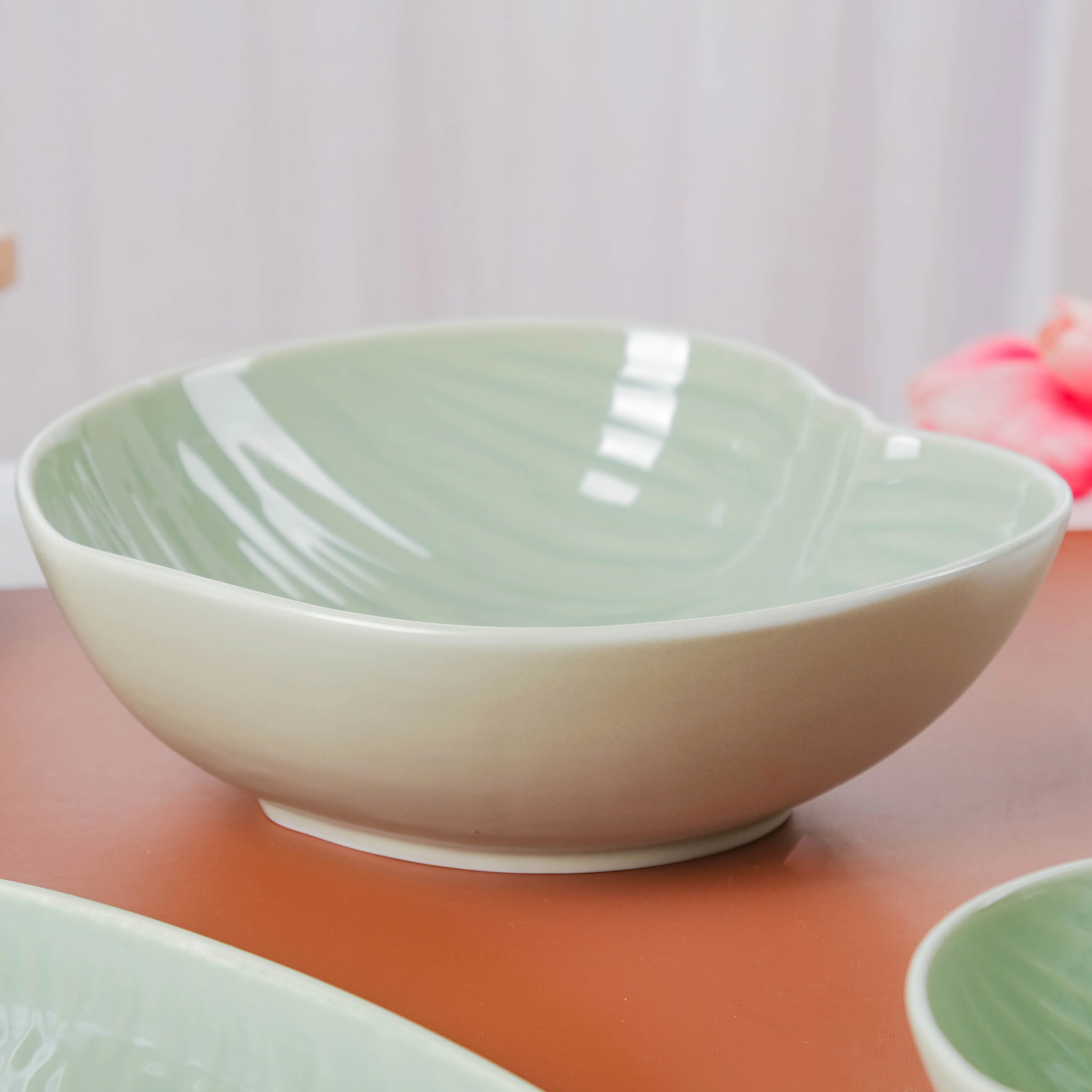 Taro Leaf Serving Bowl 9 Inch - Image 9