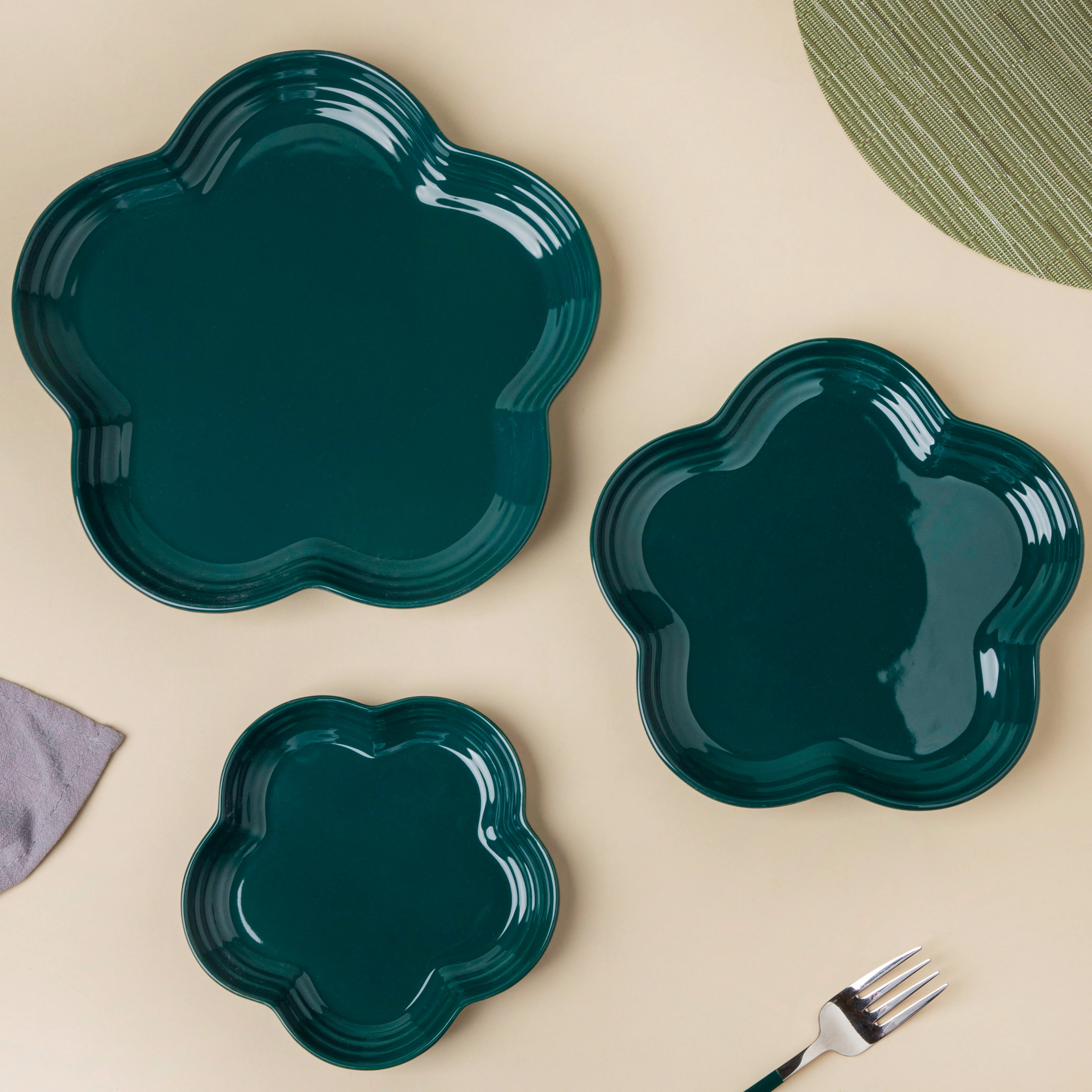 Teal Delight Daisy Snack Plate 8 Inch - Image 6