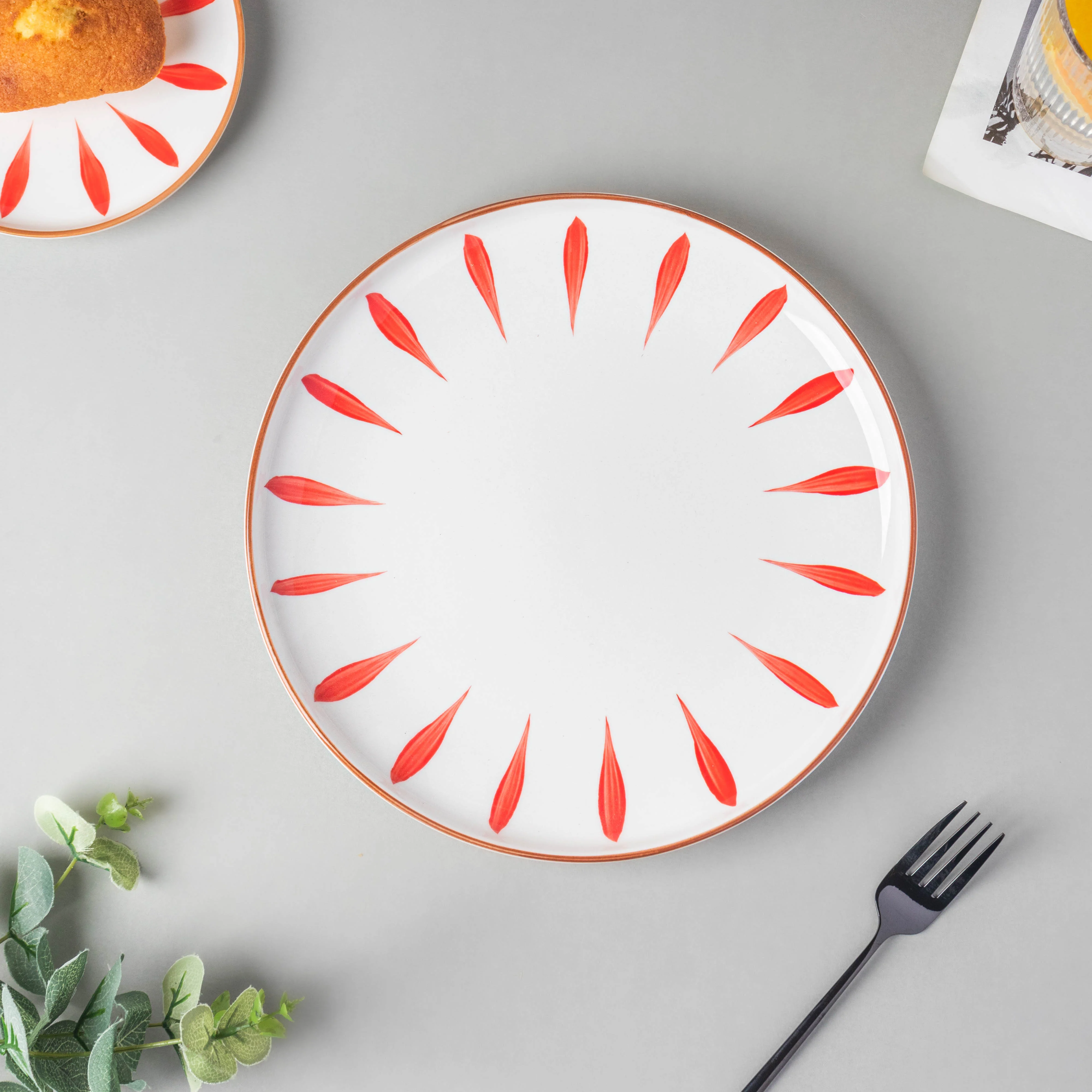 Teardrop Dinner Plate Red 10 Inch - Image 4