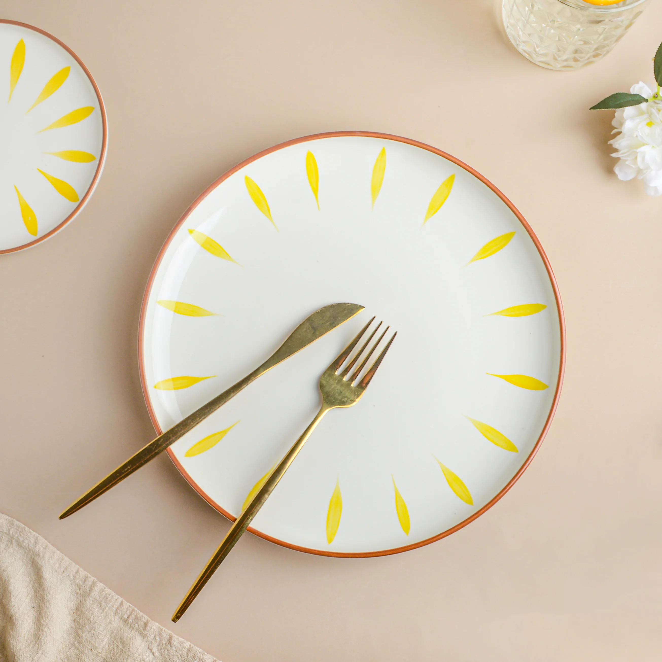 Teardrop Dinner Plate Yellow 10 Inch - Image 3