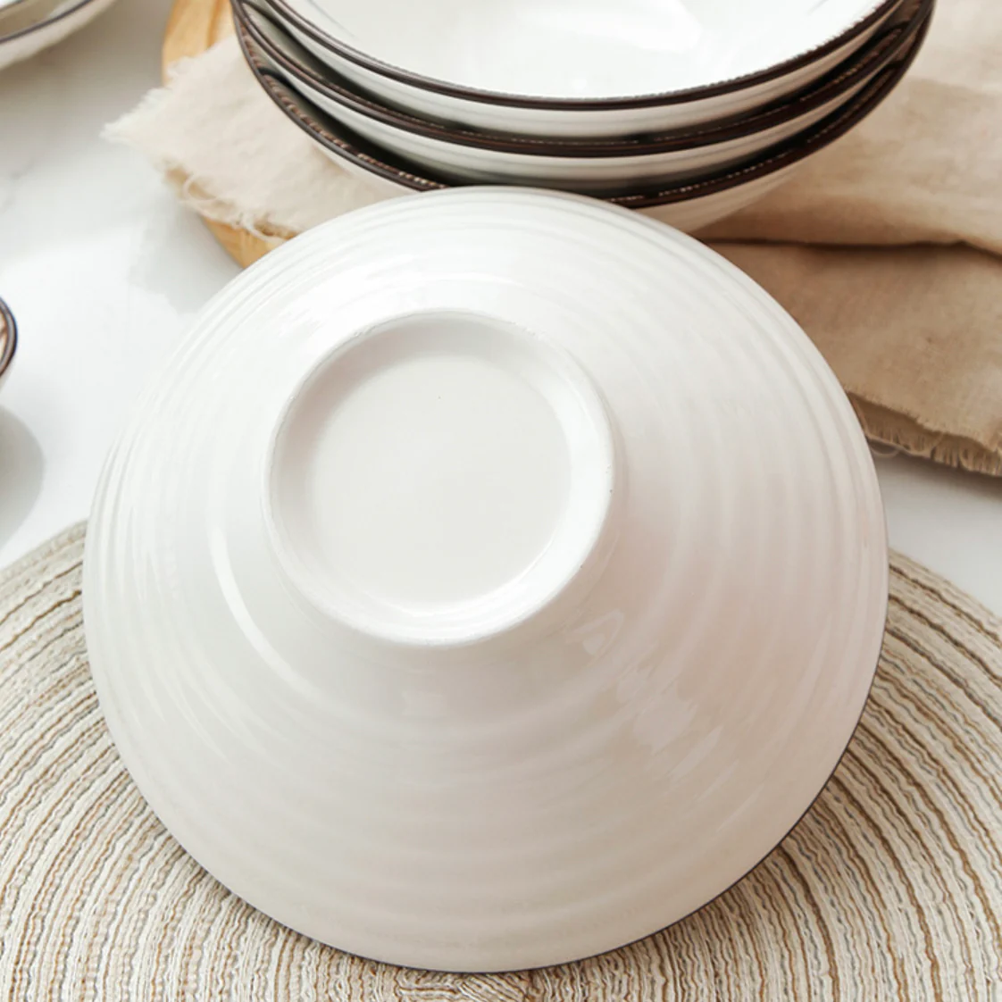 Teardrop White Ceramic 8 inch Ramen Bowl 800 ml - Image 4