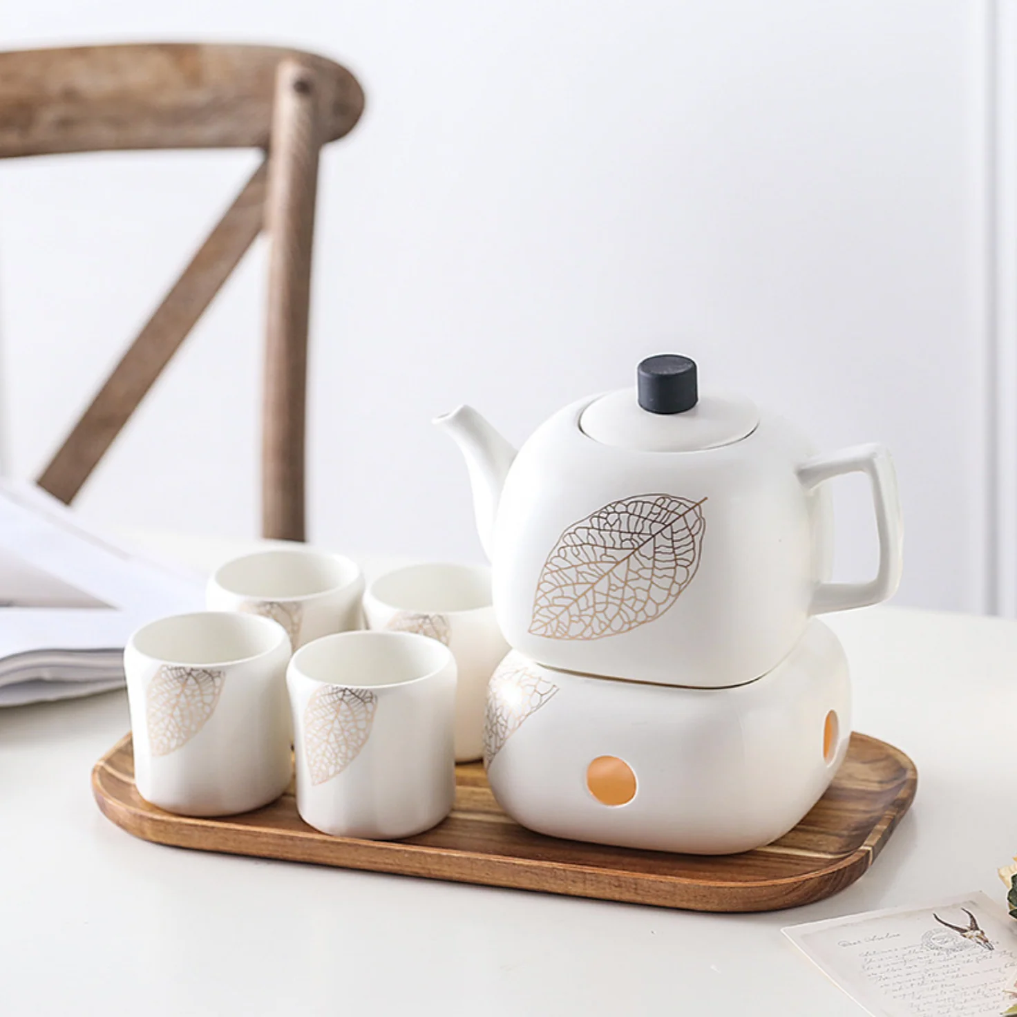 MAGNIFIQUE Tea Set - Natural White and Gold Leaf