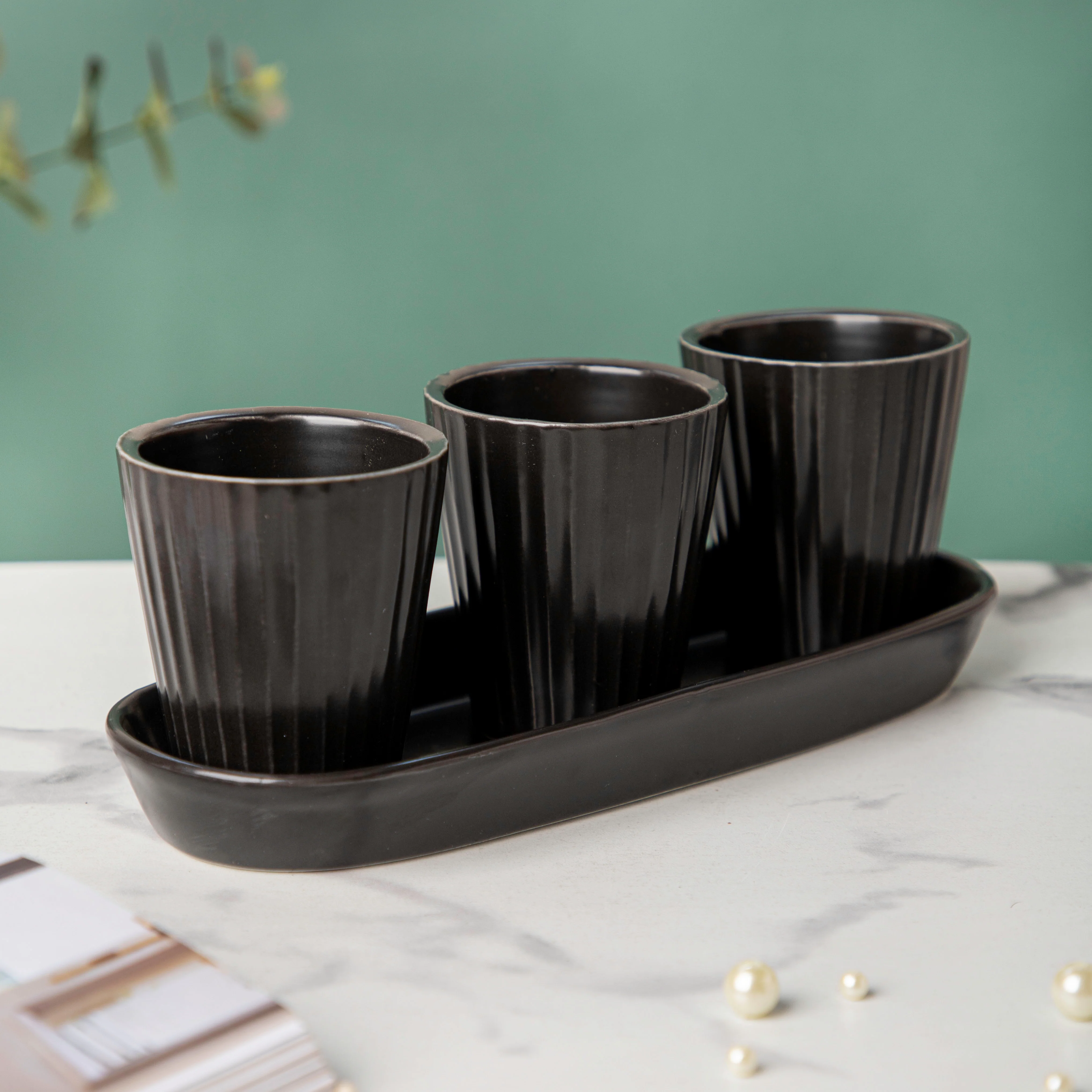 Ternion Ribbed Planter Set Of 3 Black With Plate - Image 3