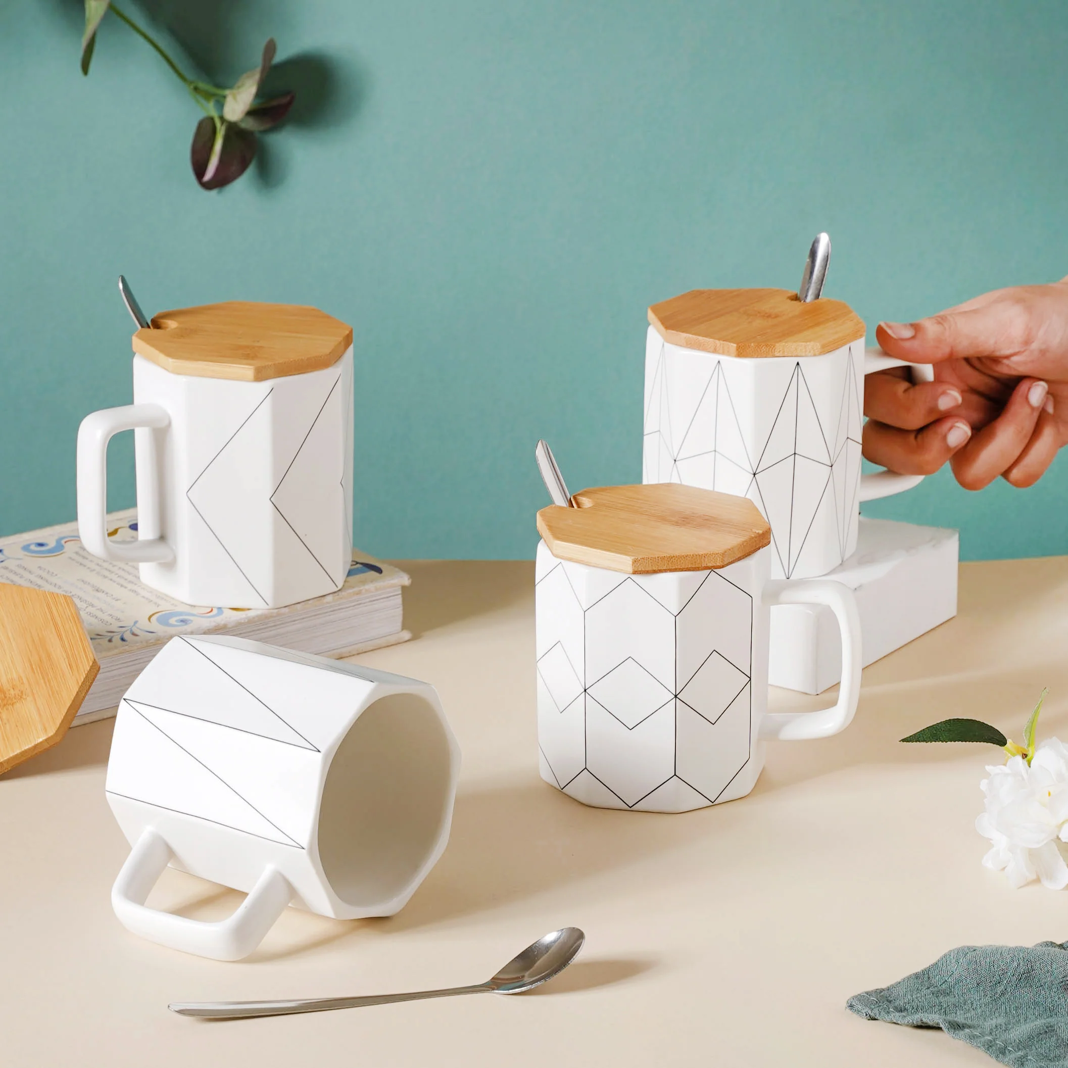 Textured Mug With Wooden Lid - Image 3