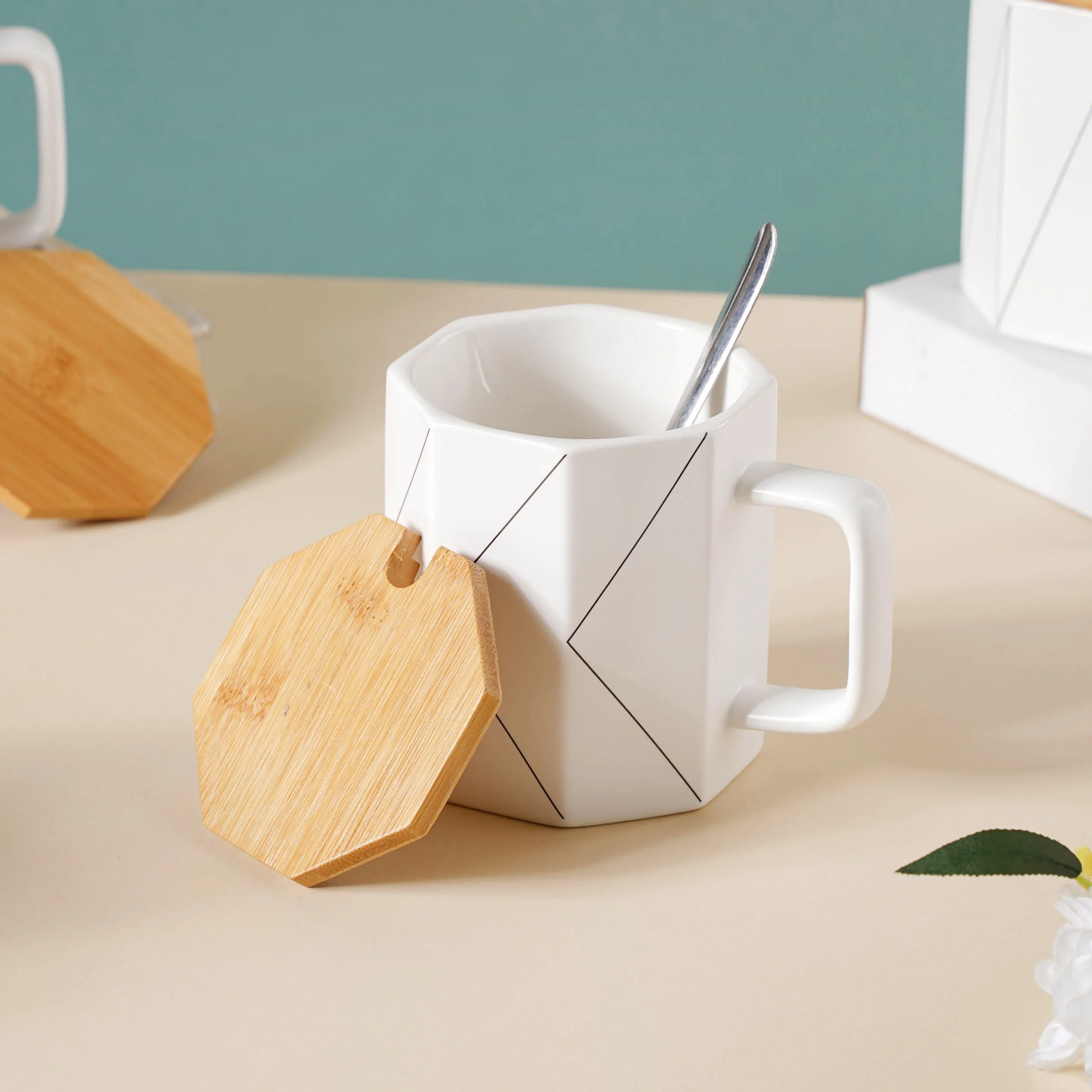 Textured Mug With Wooden Lid - Image 4