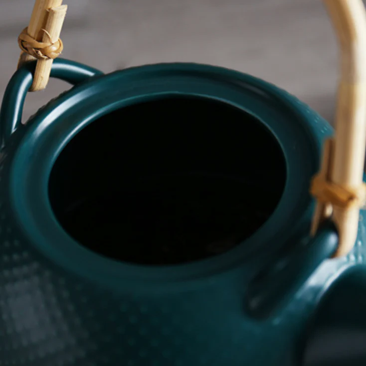 MAGNIFIQUE Textured Tea Pot - Image 3