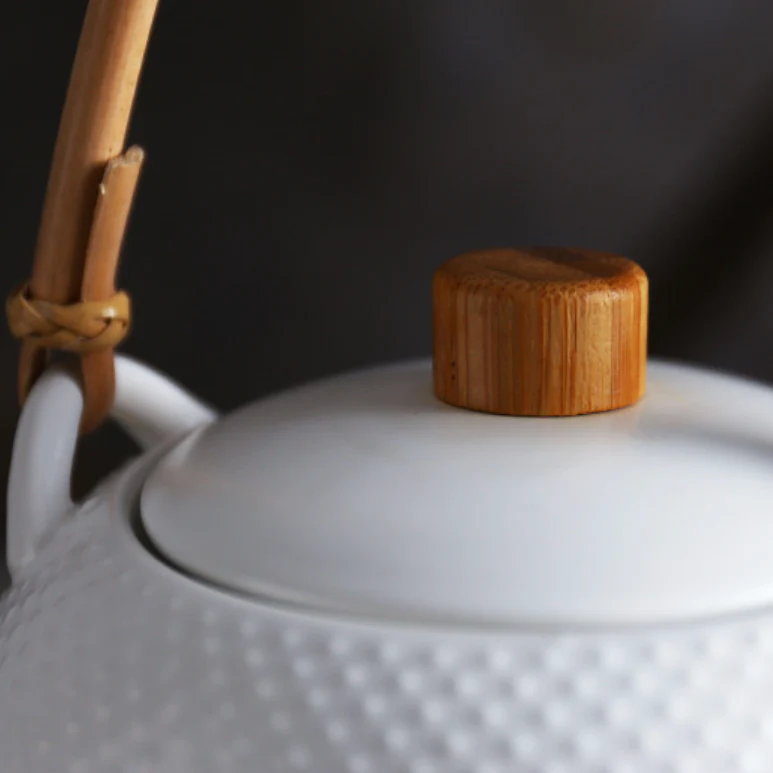 MAGNIFIQUE textured tea pot - white - Image 3