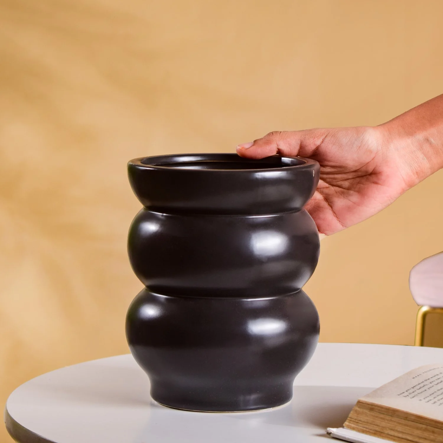 Tier Design Ceramic Vase Black - Image 2