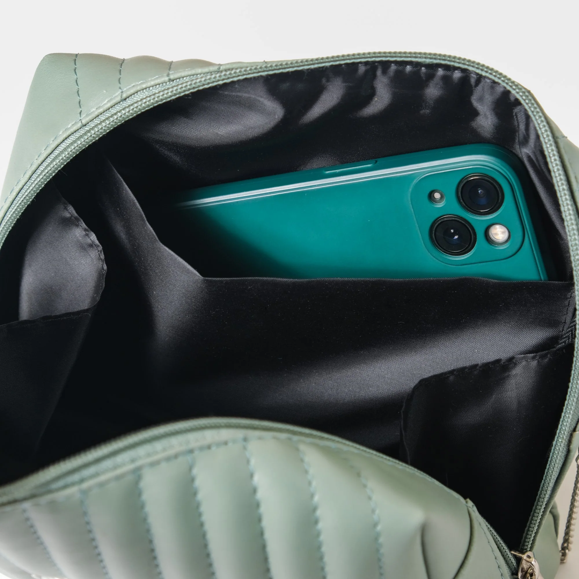 Trendy Travel Pouch Set of 3 Green - Image 12