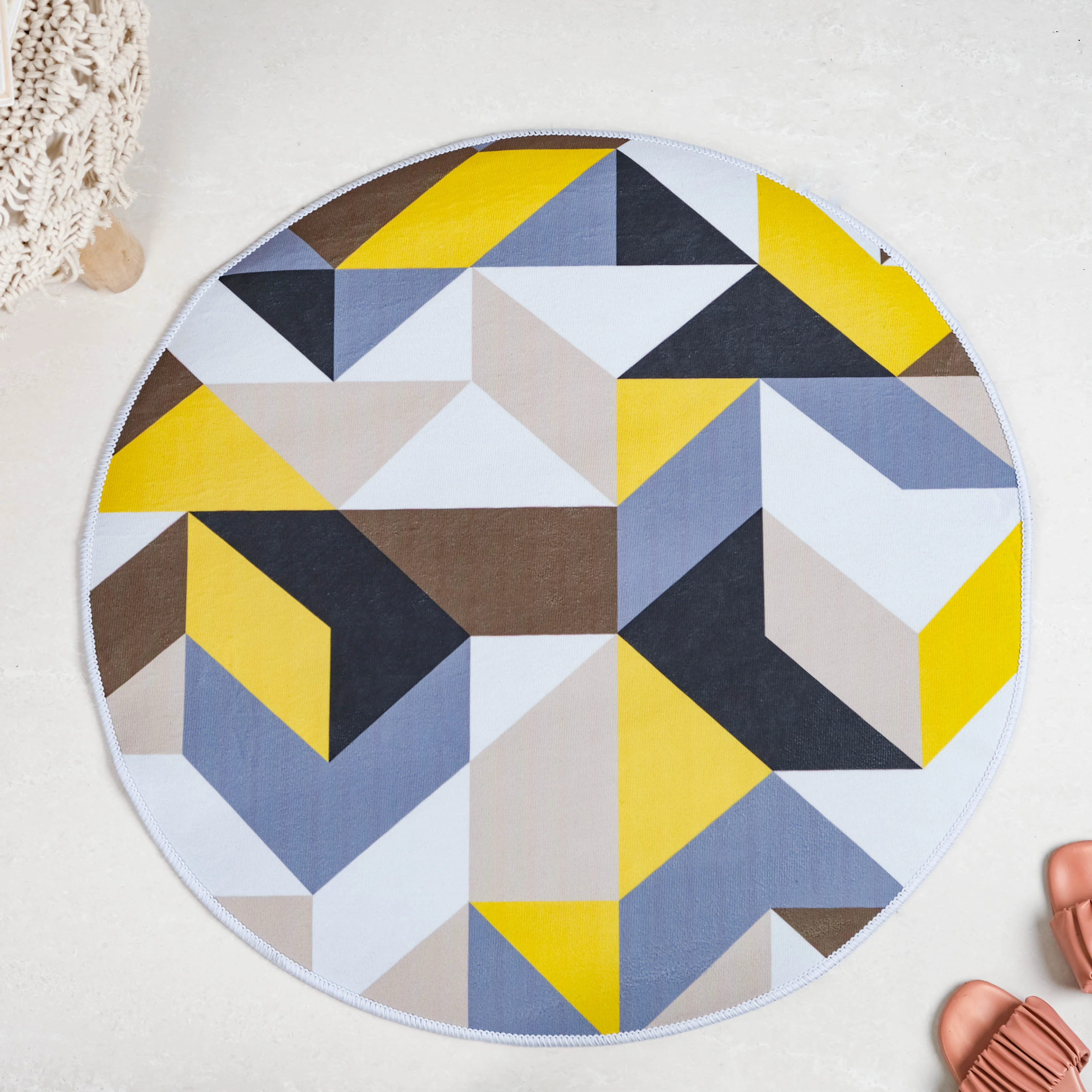 Triangle Pattern Round Rug - Image 2