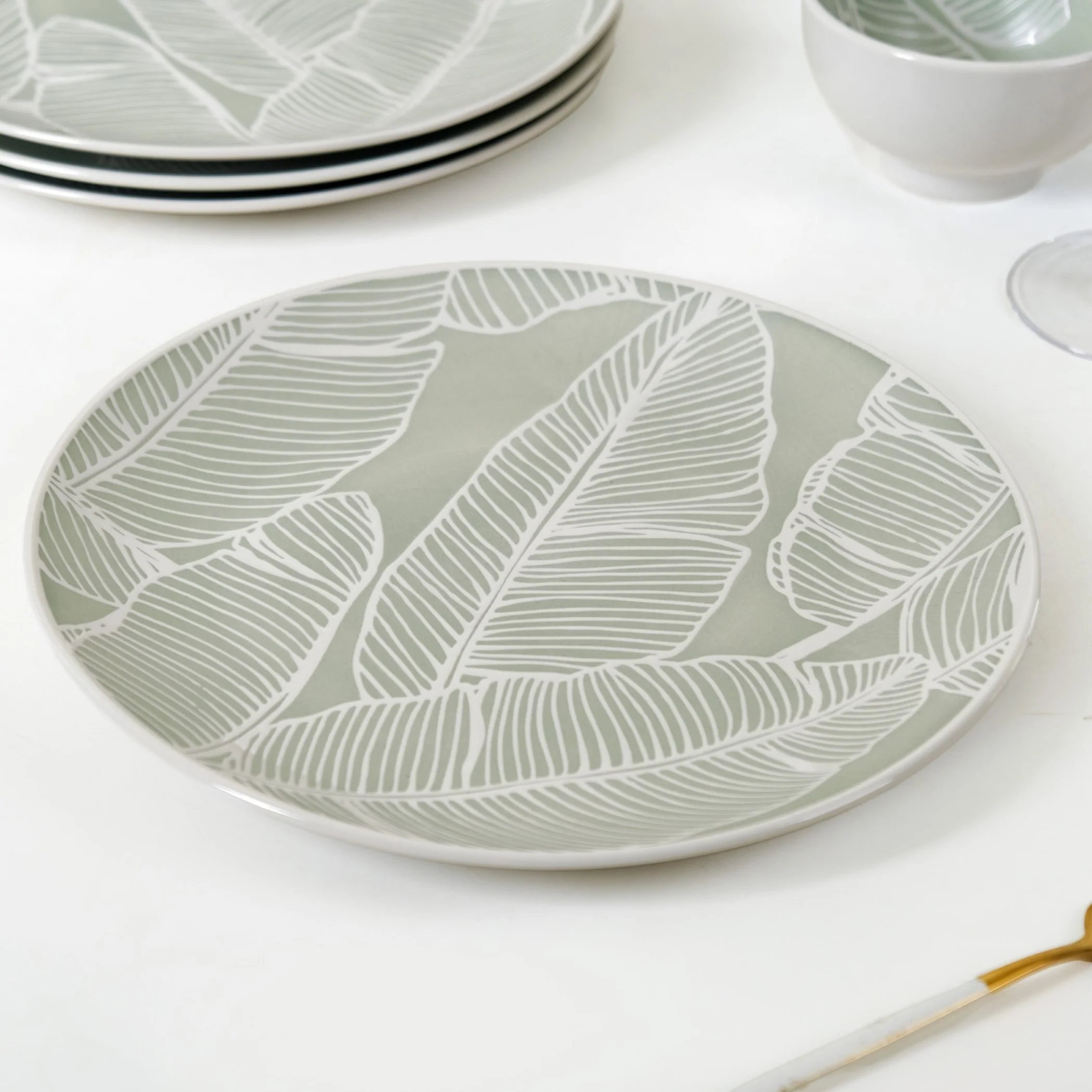Tropica Banana Leaf Embossed Dinner Plate Set Of 4 Mint 10 Inch - Image 2
