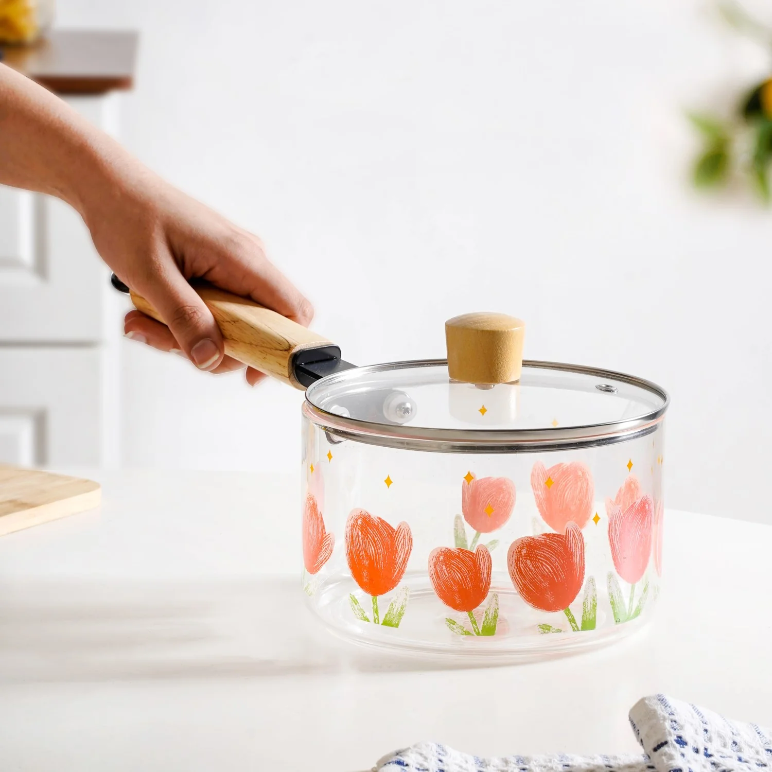 Tulip Saucepan With Lid 1800ml - Image 2