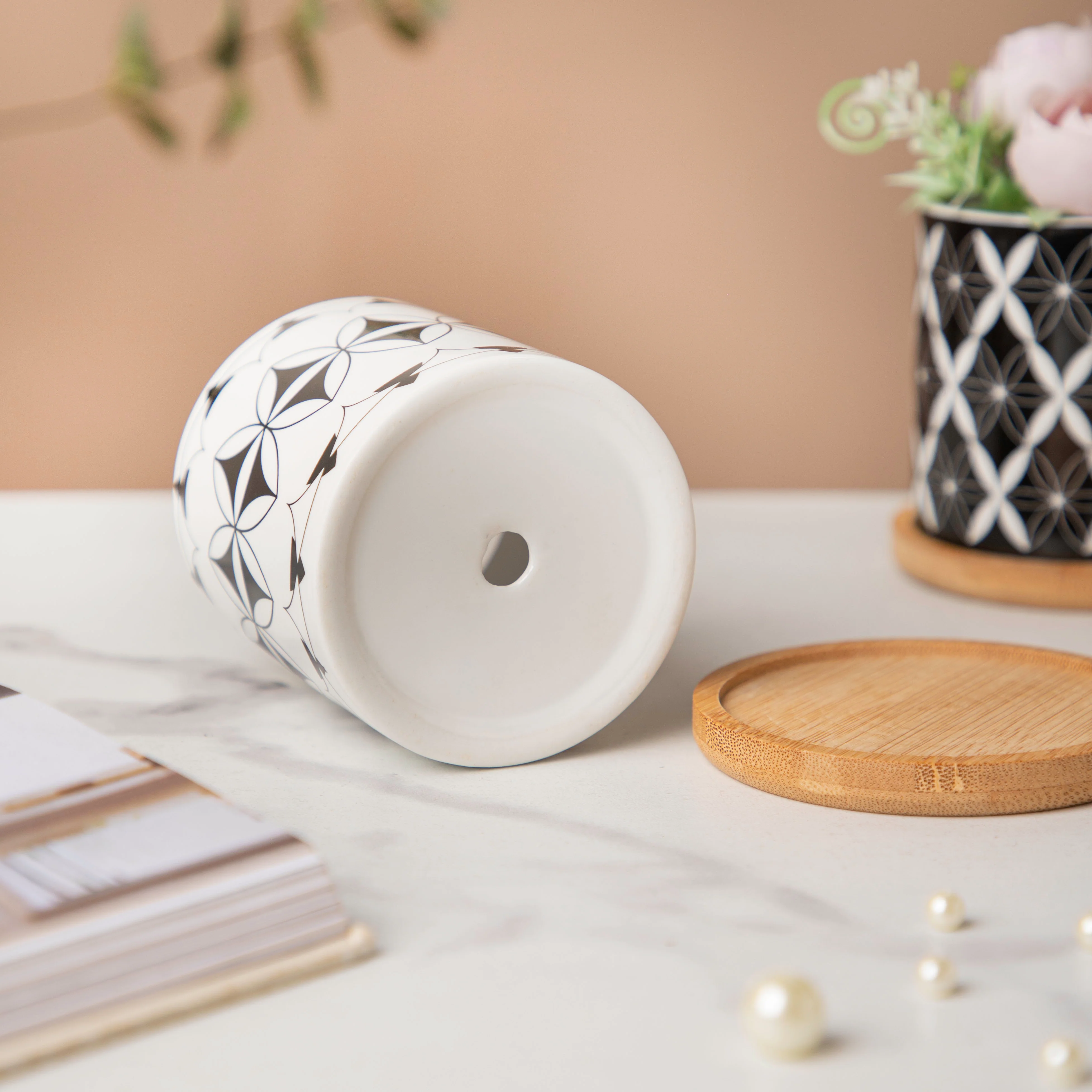 Twyla Magic Black White Planter With Wooden Coaster - Image 4