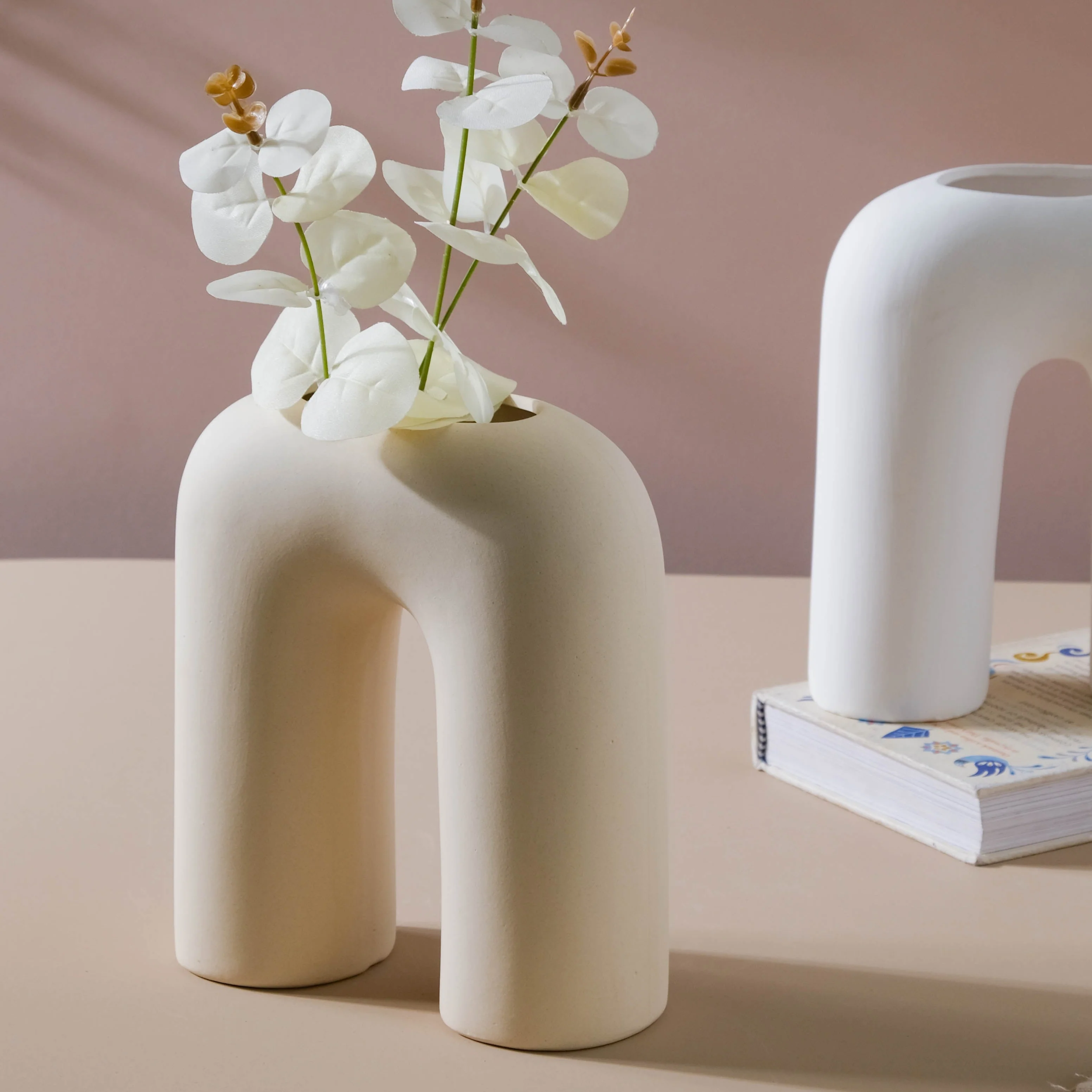 U-shaped Vase - Image 12