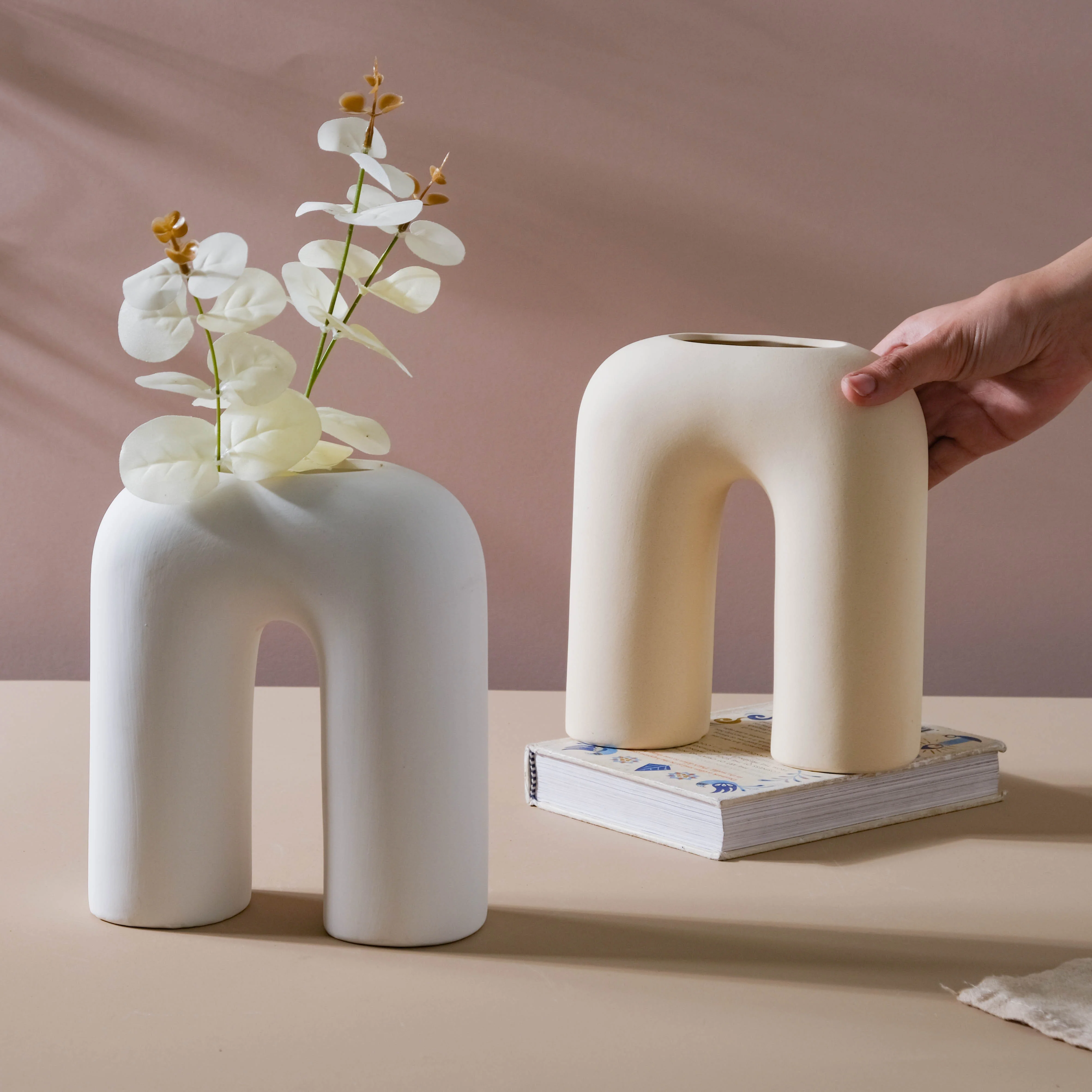 U-shaped Vase - Image 3