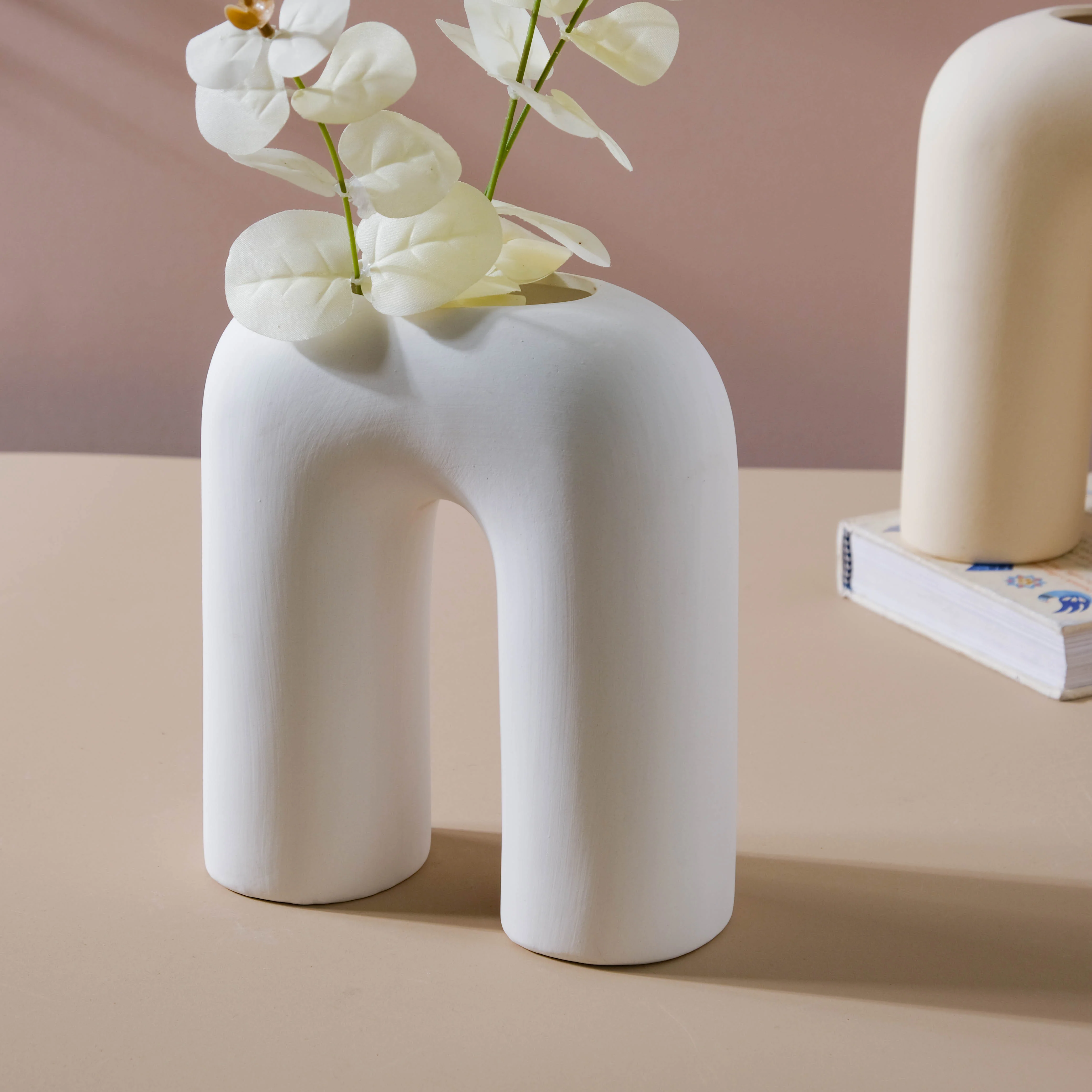 U-shaped Vase - Image 9
