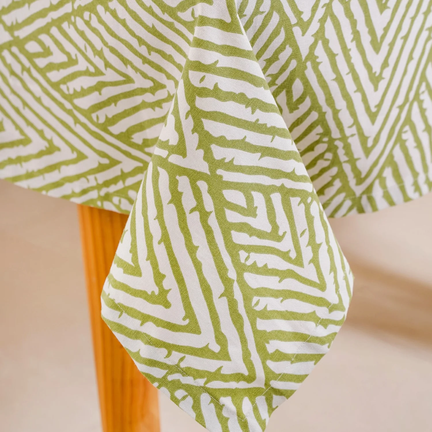 Valley Of Spring 6 Seater Table Cloth Green 217x168cm - Image 6