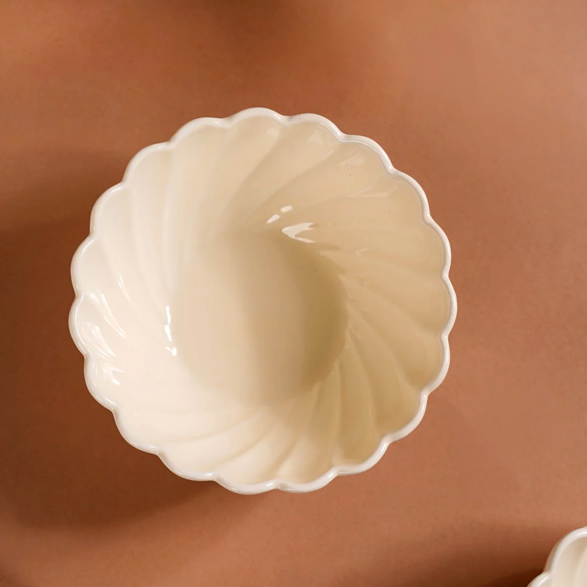 Vanilla White Scallop Luxury Serving Bowls Set Of 2 850ml - Image 10