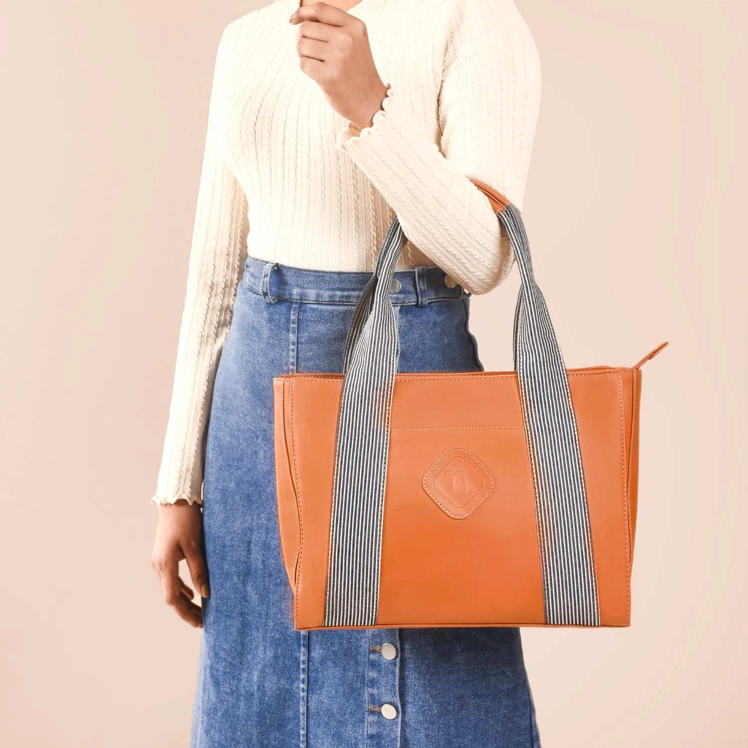 Vegan Leather Handbag Brown - Image 4