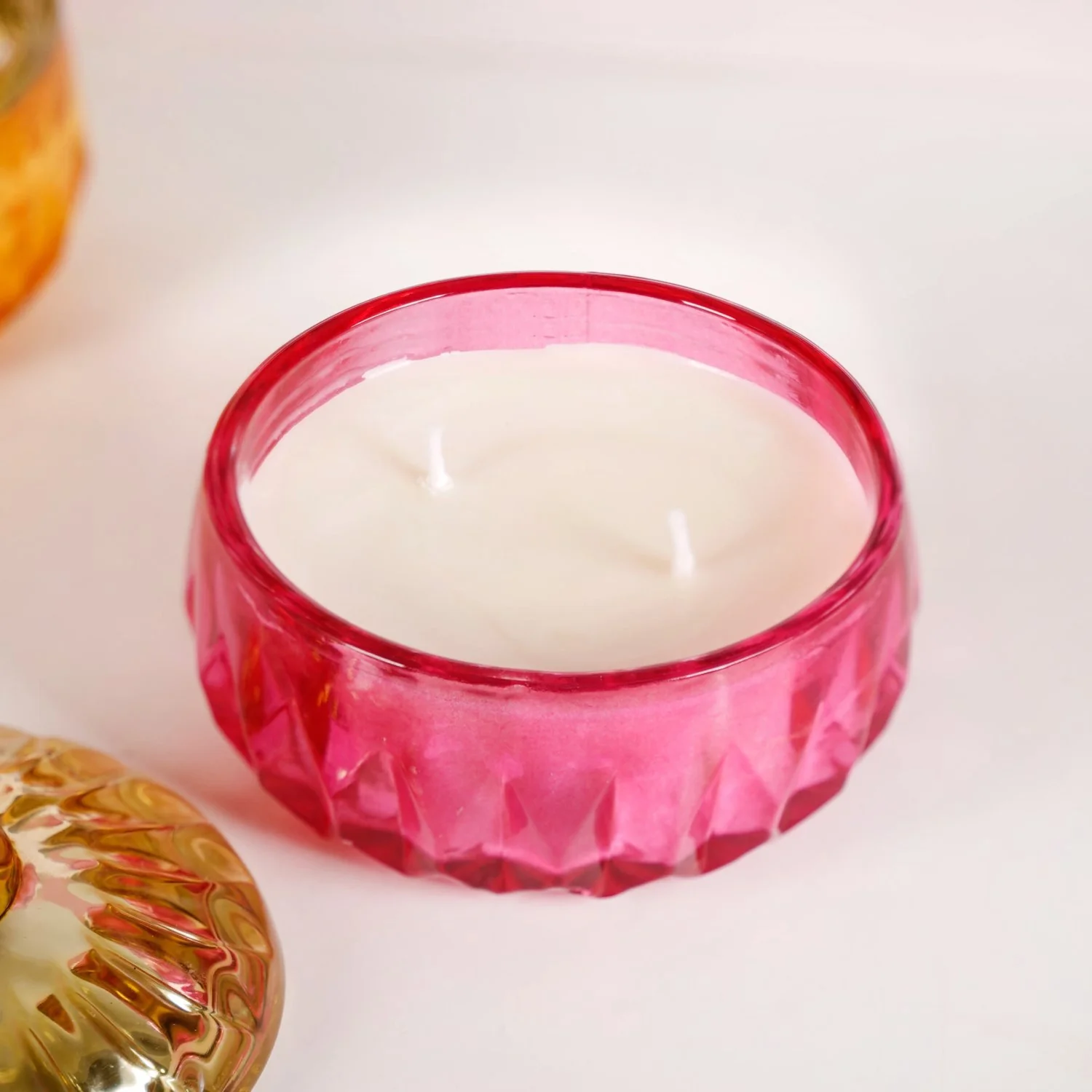 Velvet Musk And Eucalyptus Refresh Scented Candles Set Of 2 - Image 7